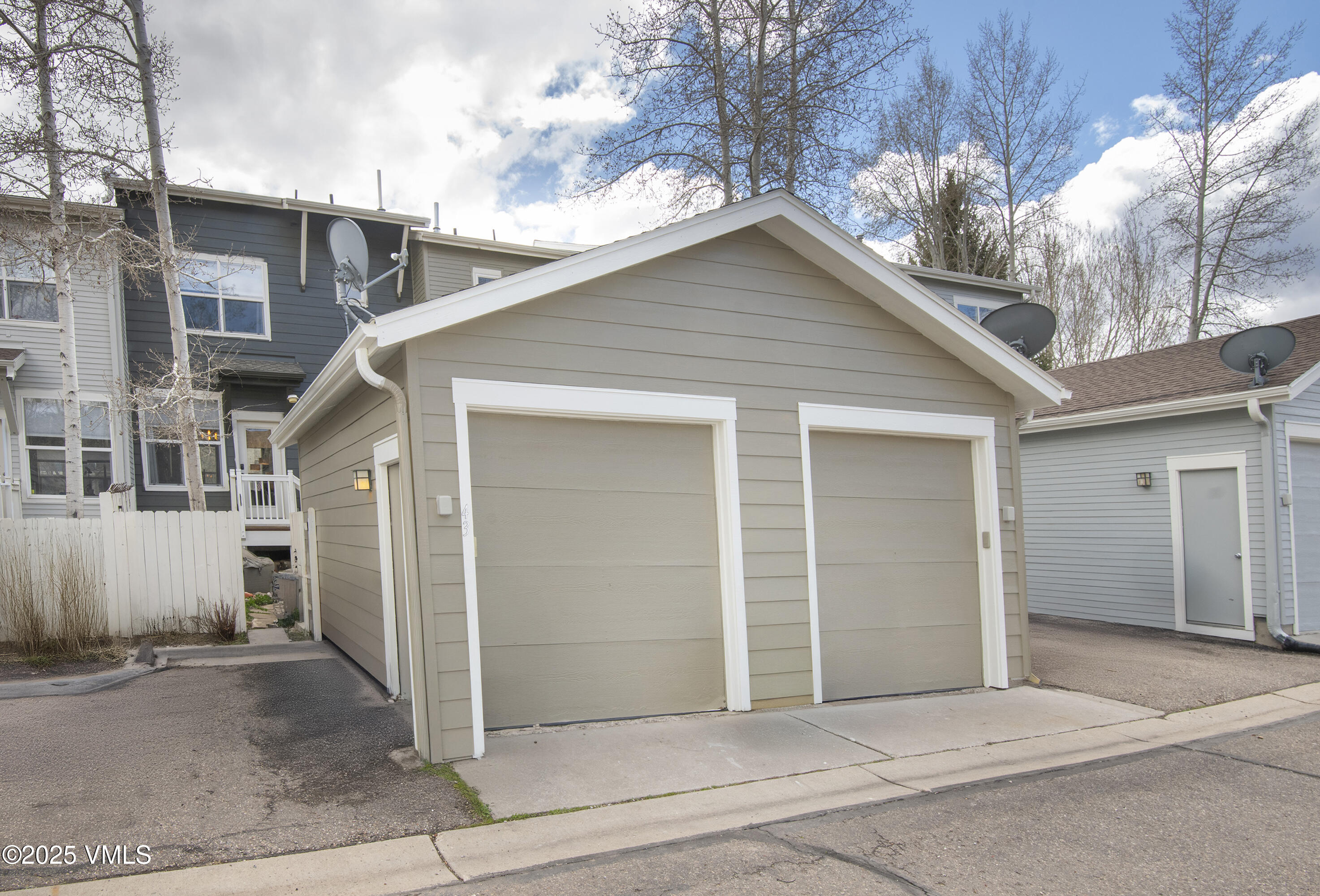 Eagle, Colorado 81631, United States, 3 Bedrooms Bedrooms, ,3 BathroomsBathrooms,Residential,Active,121267