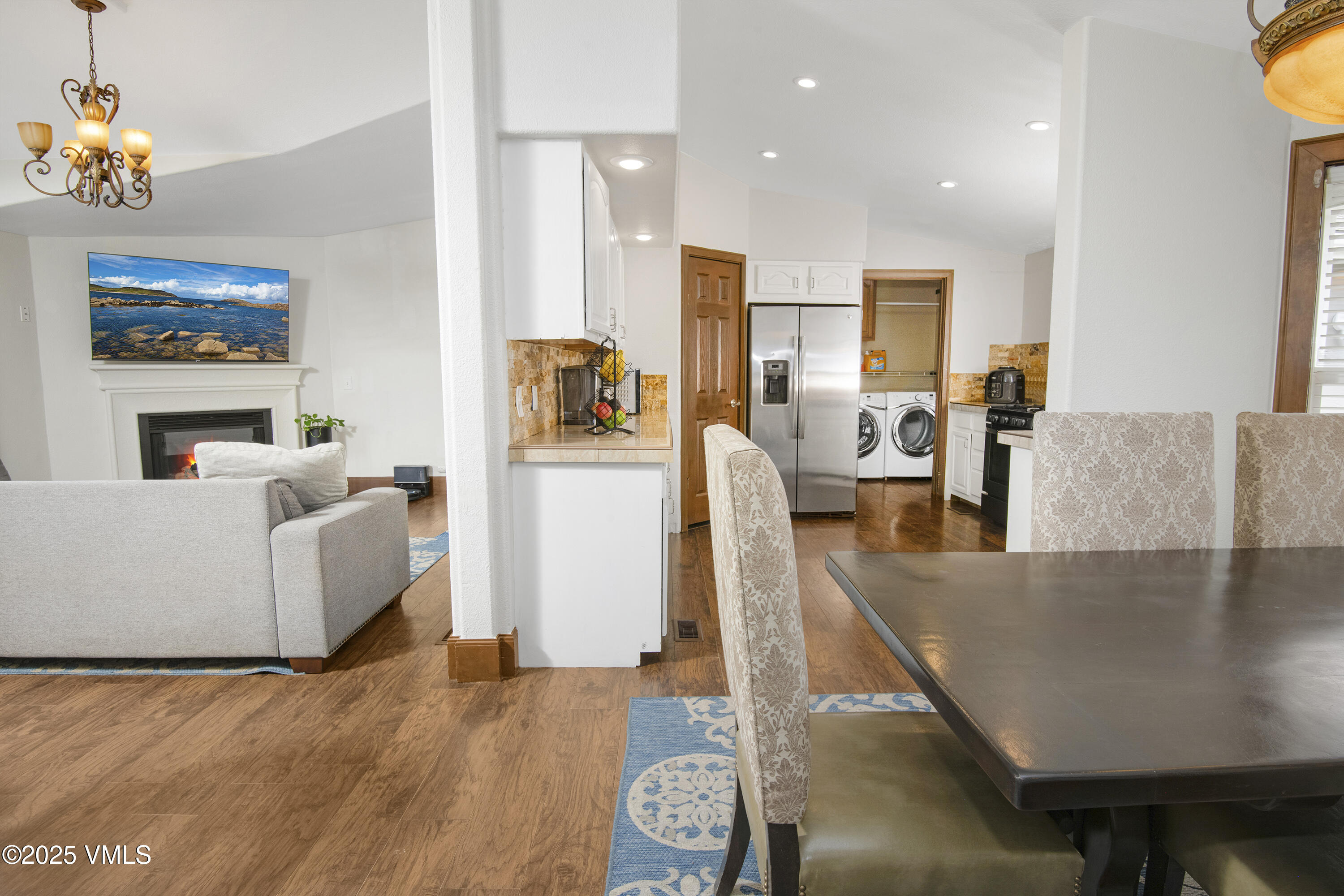 Dotsero, Colorado 81637, United States, 4 Bedrooms Bedrooms, ,3 BathroomsBathrooms,Residential,Active,116776