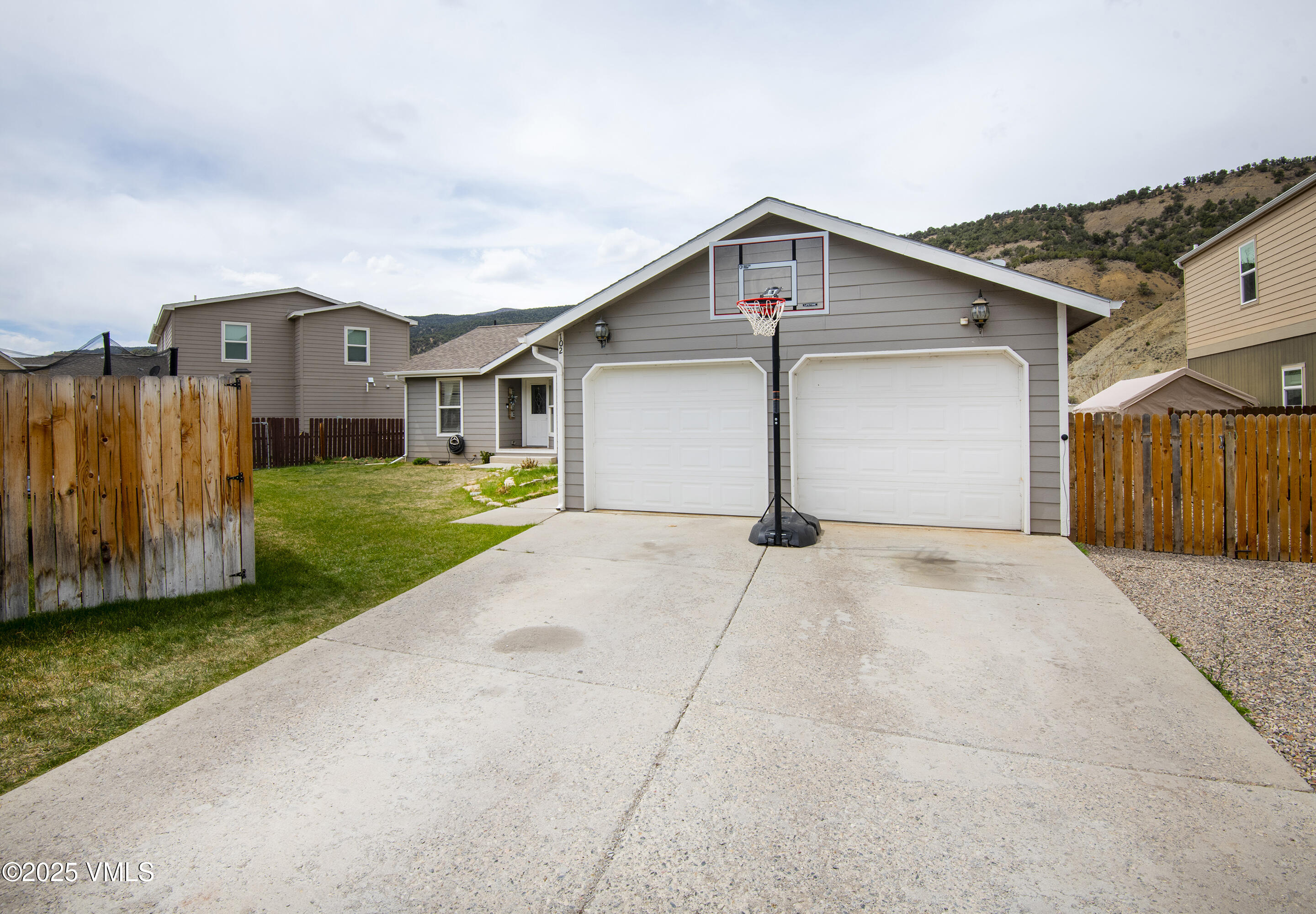 Dotsero, Colorado 81637, United States, 4 Bedrooms Bedrooms, ,3 BathroomsBathrooms,Residential,Active,116776