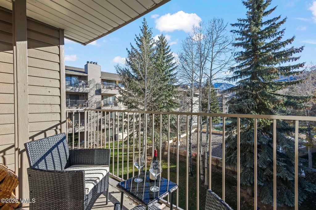 Photo of 288 W Beaver Creek Boulevard #J-3, Avon, CO 81620 (MLS # 1012975)