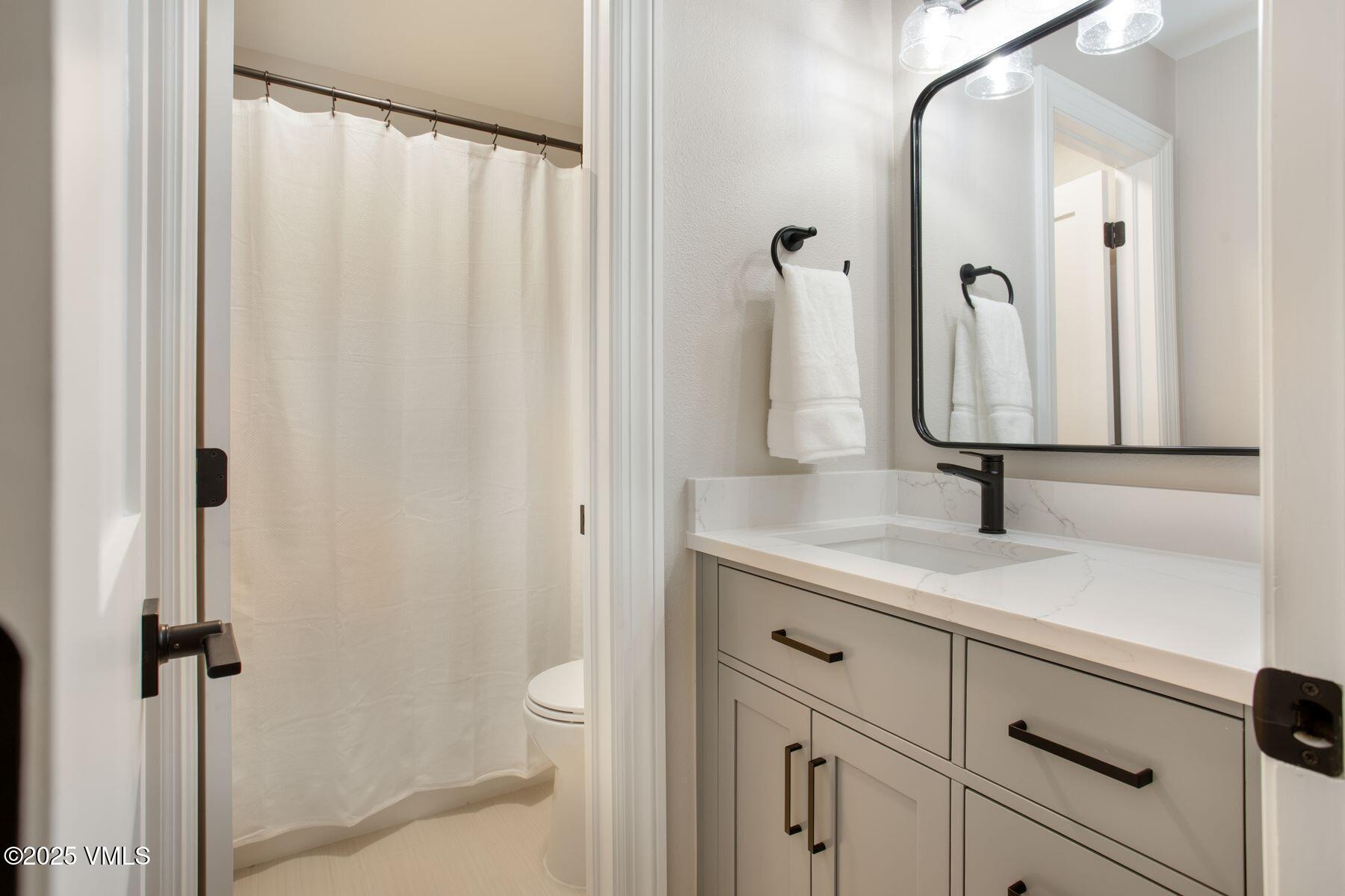 Edwards, Colorado 81632, United States, 3 Bedrooms Bedrooms, ,3 BathroomsBathrooms,Residential,Active,147378