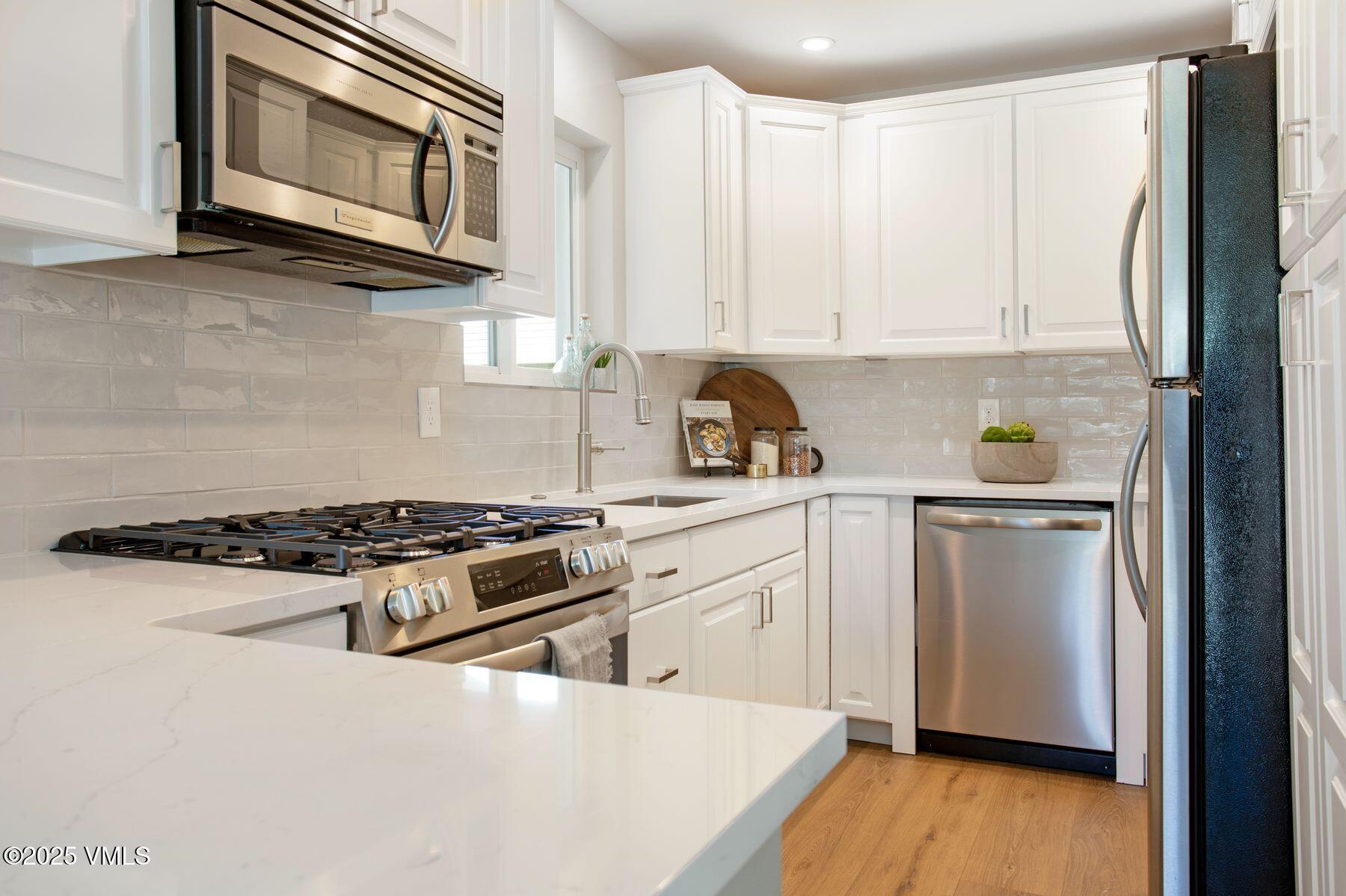 Edwards, Colorado 81632, United States, 3 Bedrooms Bedrooms, ,3 BathroomsBathrooms,Residential,Active,147378