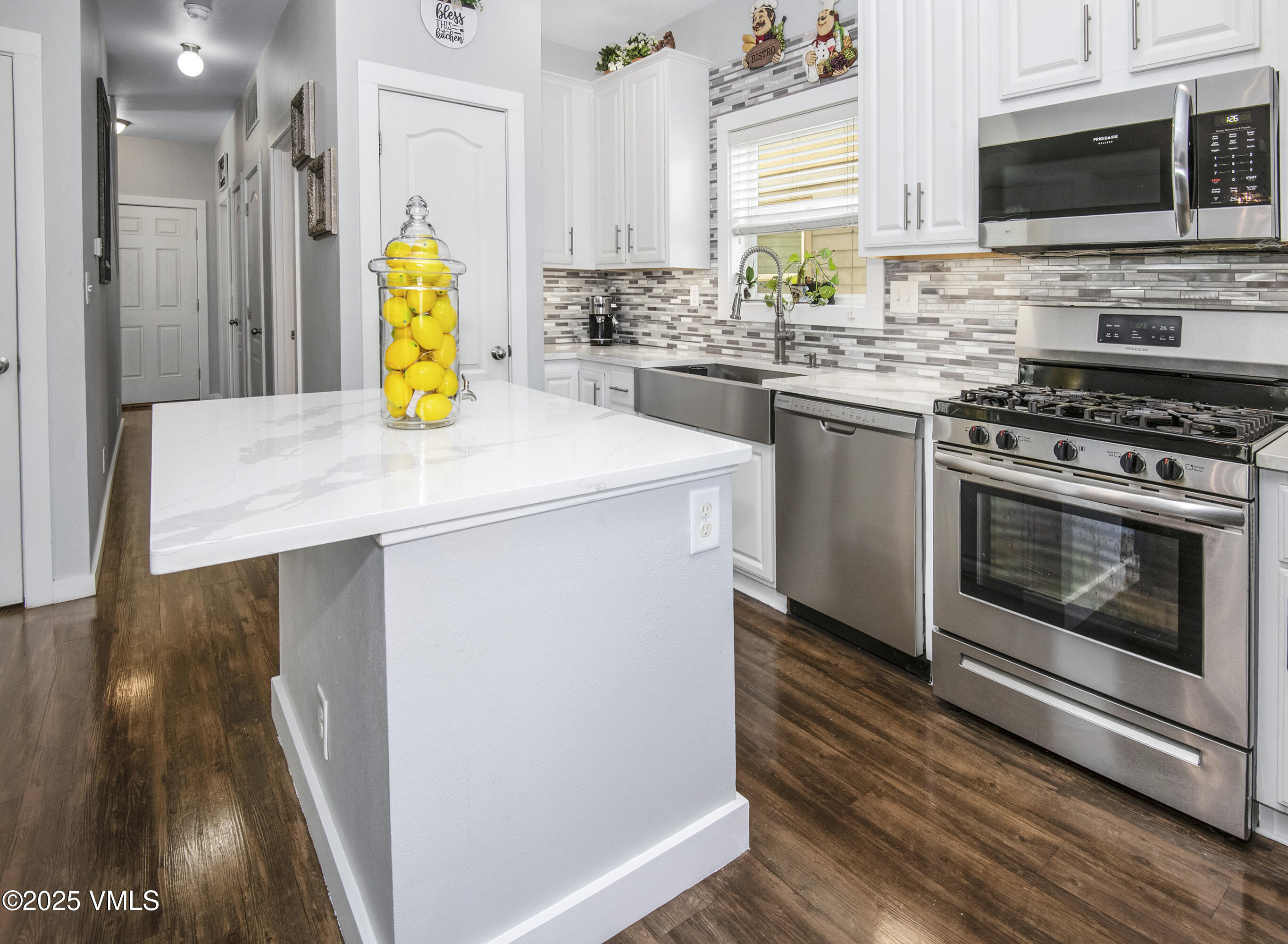 Gypsum, Colorado 81637, United States, 3 Bedrooms Bedrooms, ,3 BathroomsBathrooms,Residential,Active,233210