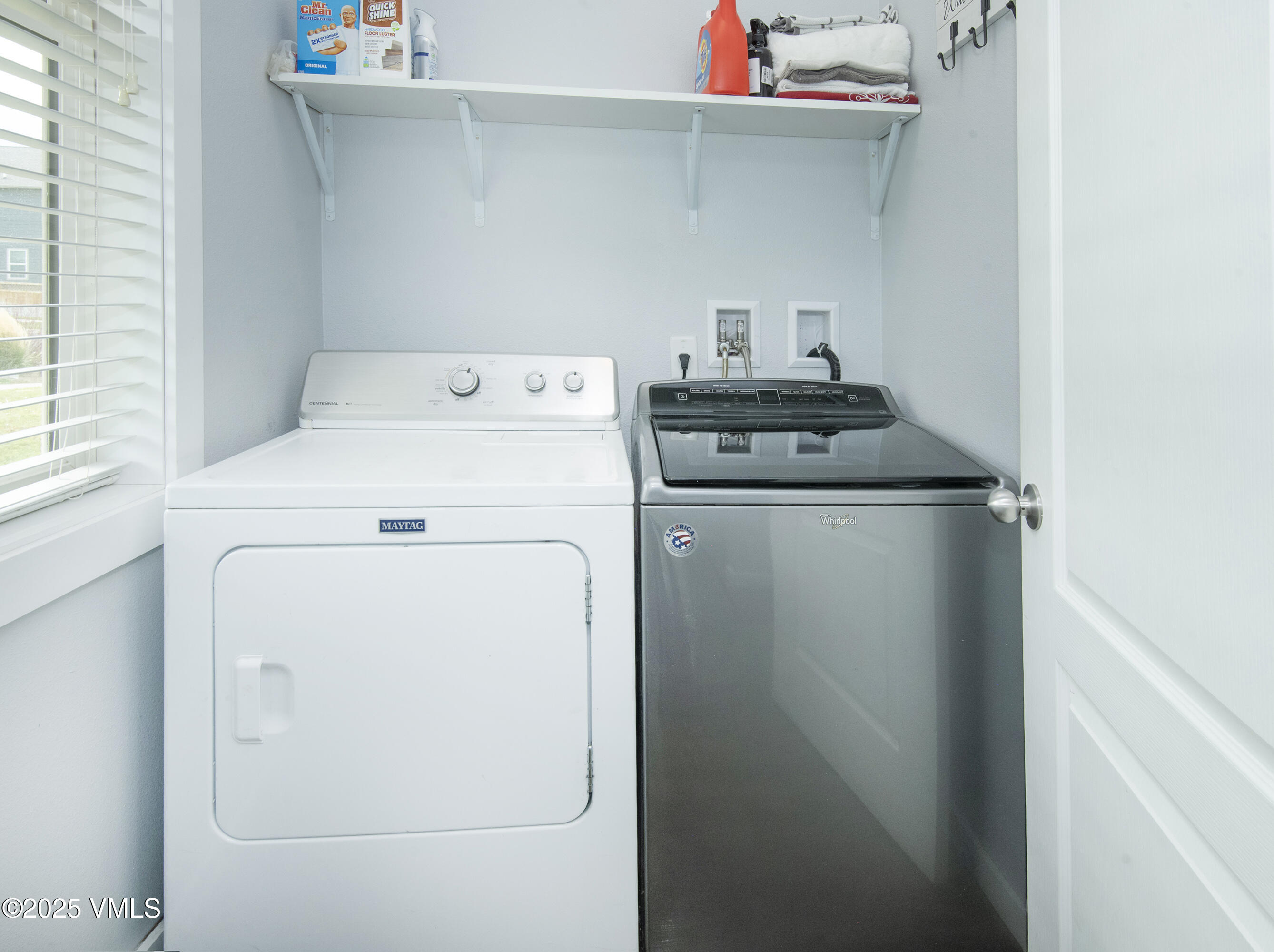 Gypsum, Colorado 81637, United States, 3 Bedrooms Bedrooms, ,3 BathroomsBathrooms,Residential,Active,233210