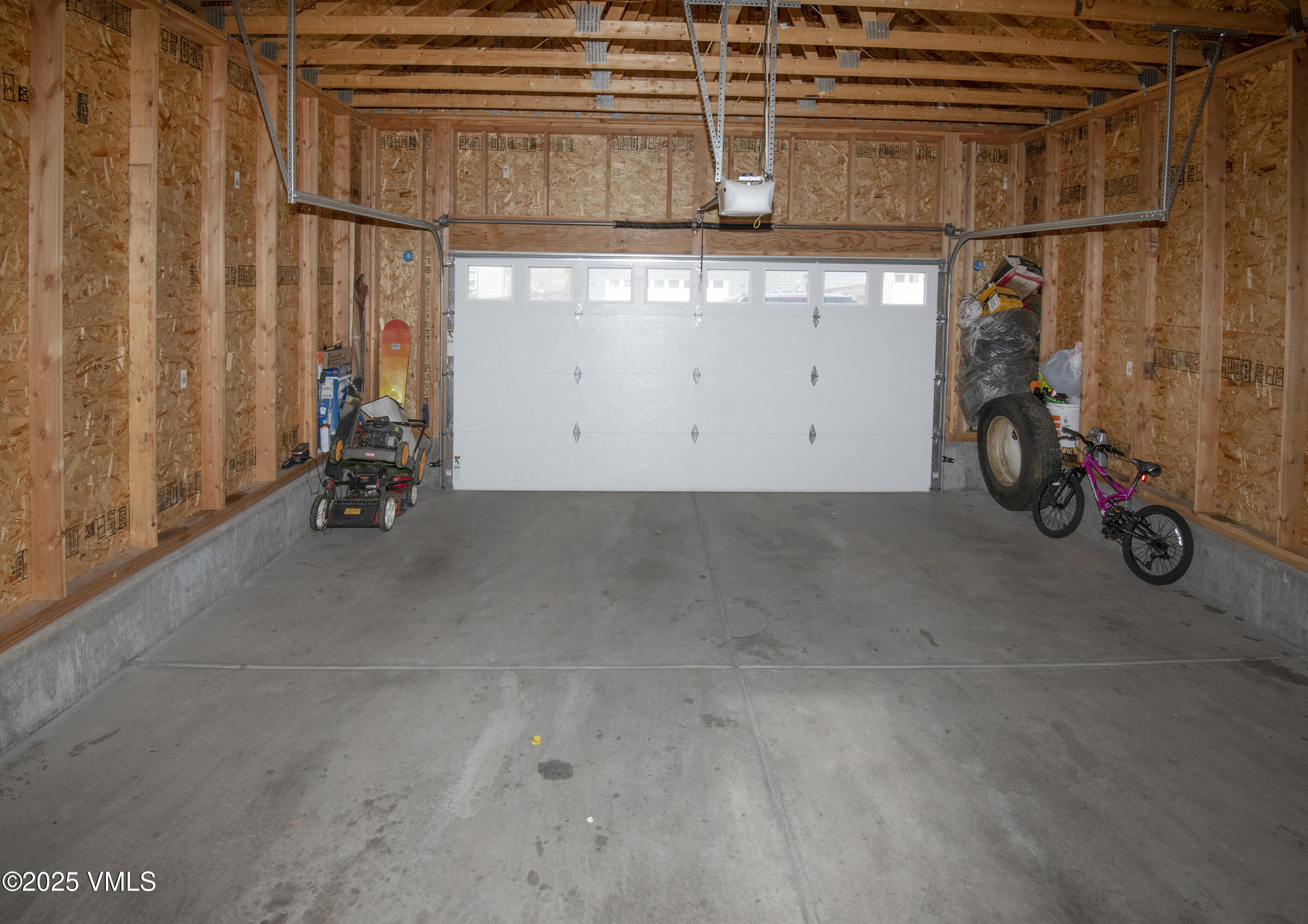 Gypsum, Colorado 81637, United States, 3 Bedrooms Bedrooms, ,3 BathroomsBathrooms,Residential,Active,233210