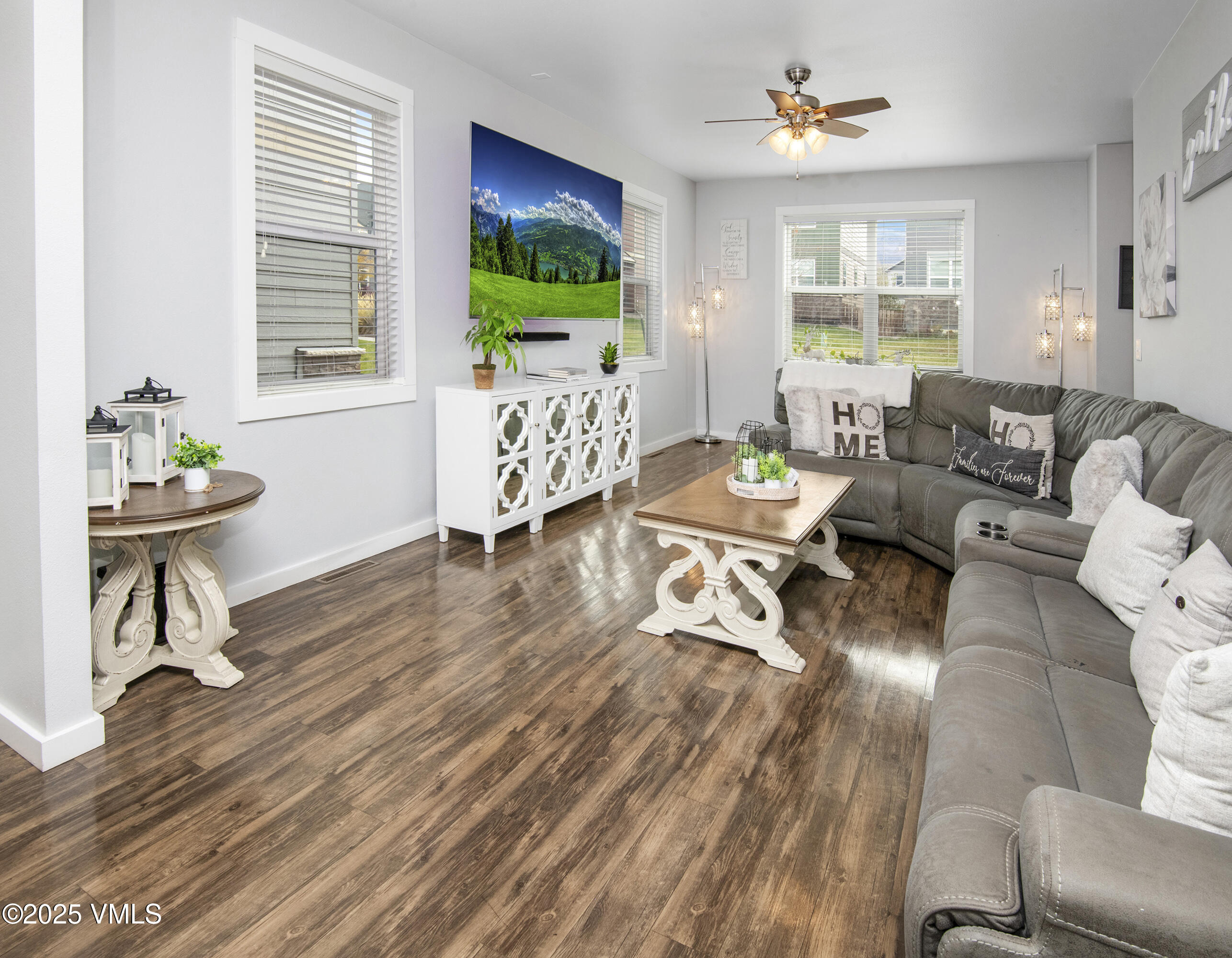 Gypsum, Colorado 81637, United States, 3 Bedrooms Bedrooms, ,3 BathroomsBathrooms,Residential,Active,233210