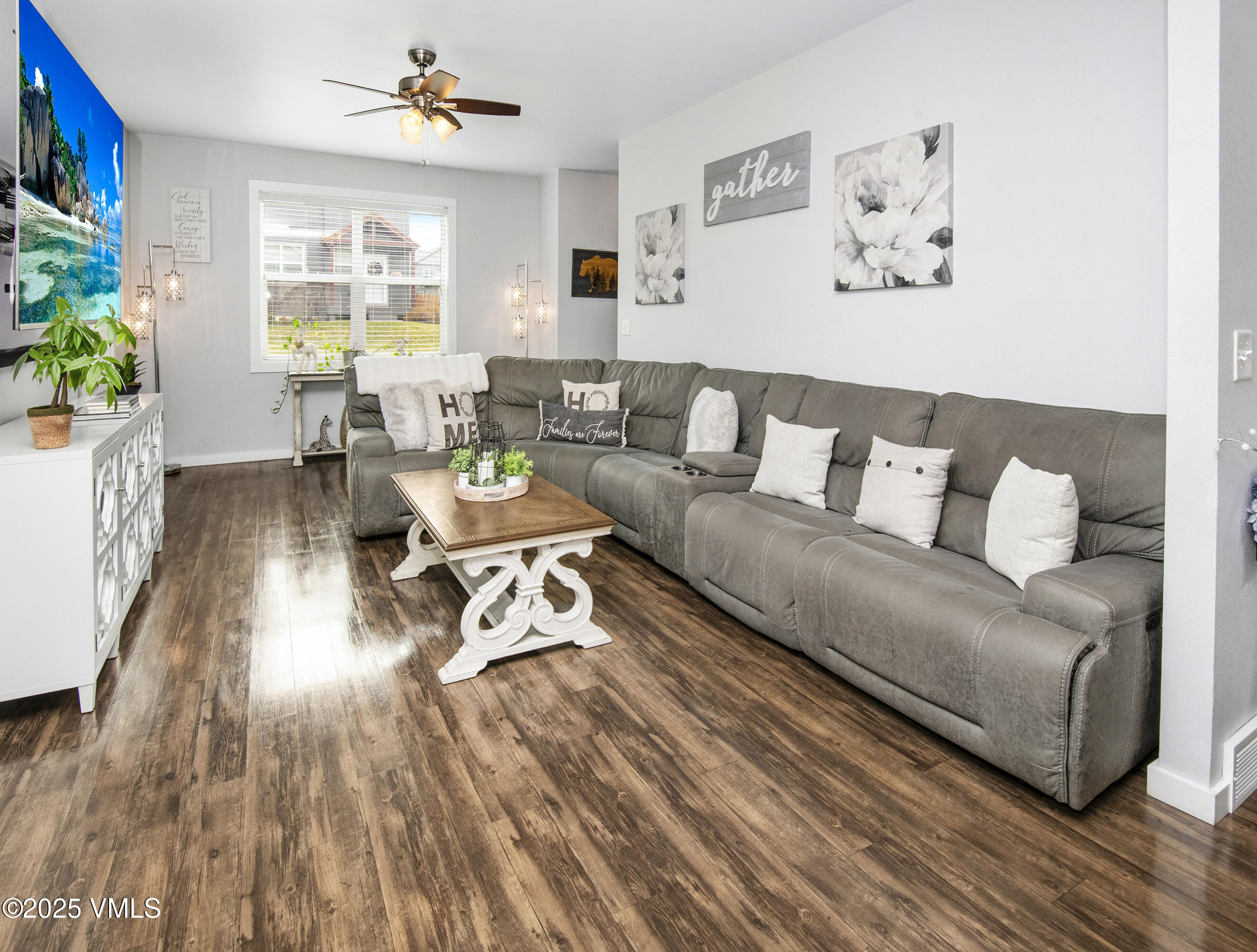 Gypsum, Colorado 81637, United States, 3 Bedrooms Bedrooms, ,3 BathroomsBathrooms,Residential,Active,233210