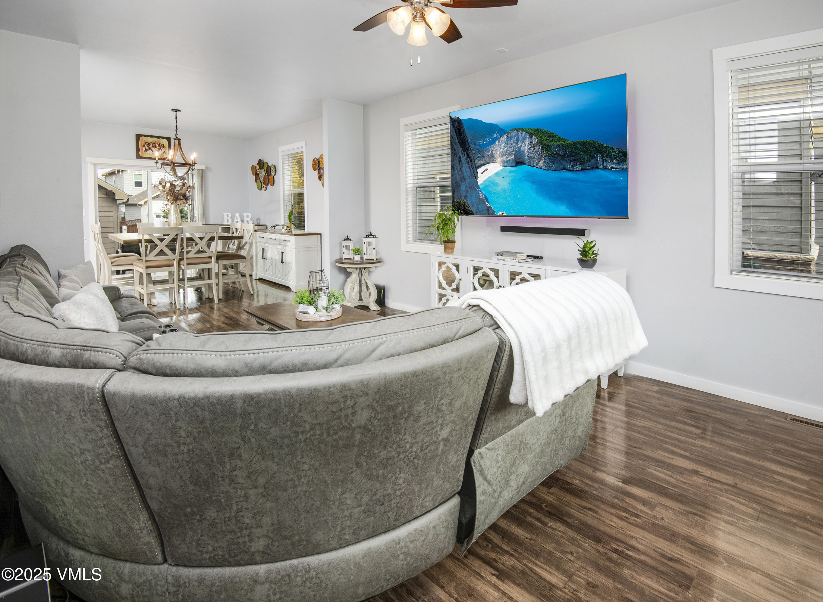 Gypsum, Colorado 81637, United States, 3 Bedrooms Bedrooms, ,3 BathroomsBathrooms,Residential,Active,233210