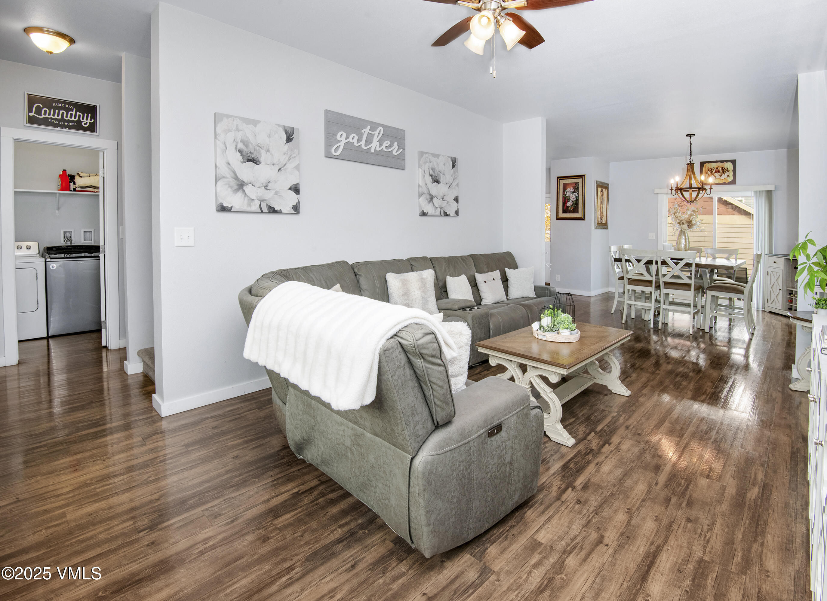 Gypsum, Colorado 81637, United States, 3 Bedrooms Bedrooms, ,3 BathroomsBathrooms,Residential,Active,233210