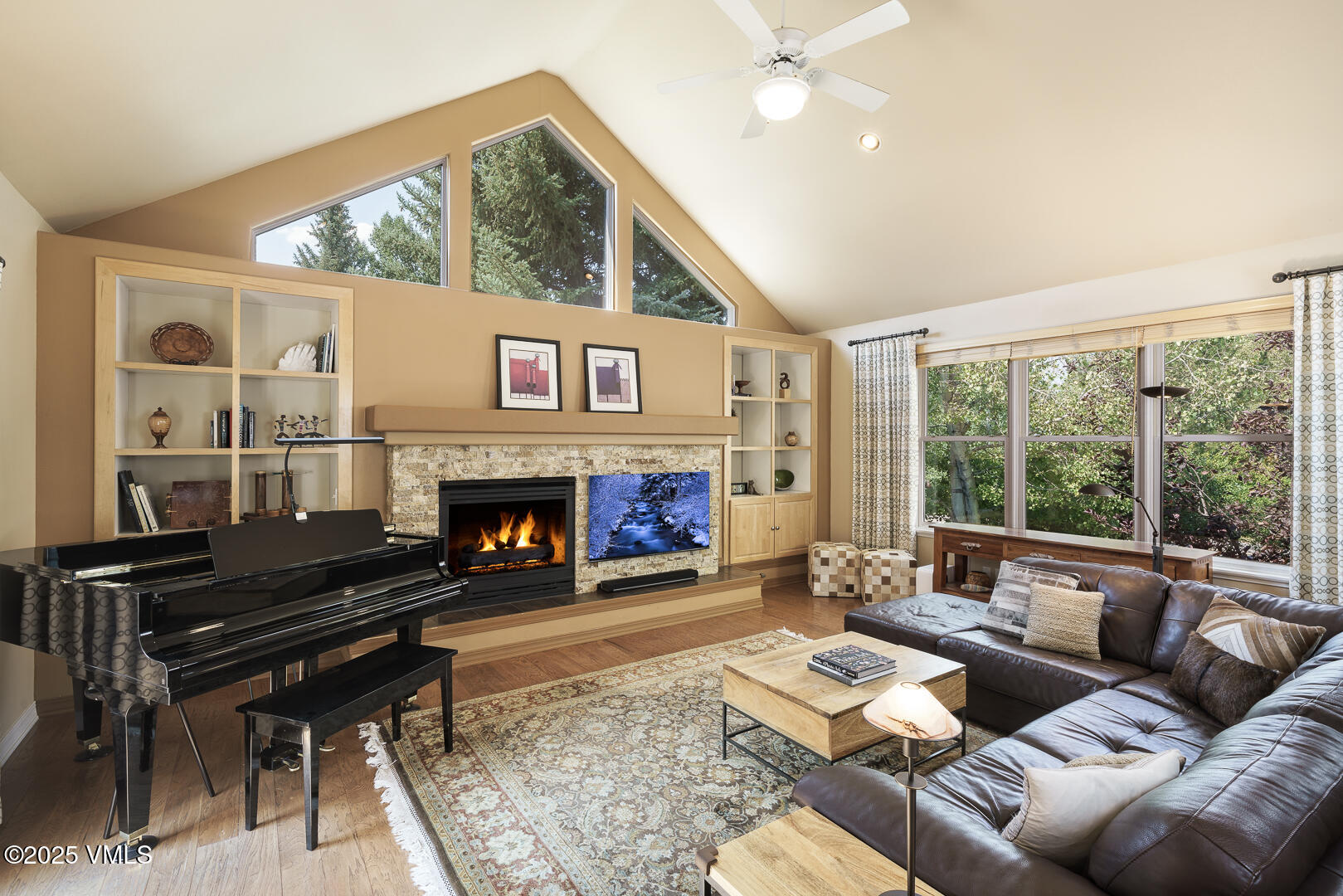 Edwards, Colorado 81632, United States, 5 Bedrooms Bedrooms, ,4 BathroomsBathrooms,Residential,Active,196155