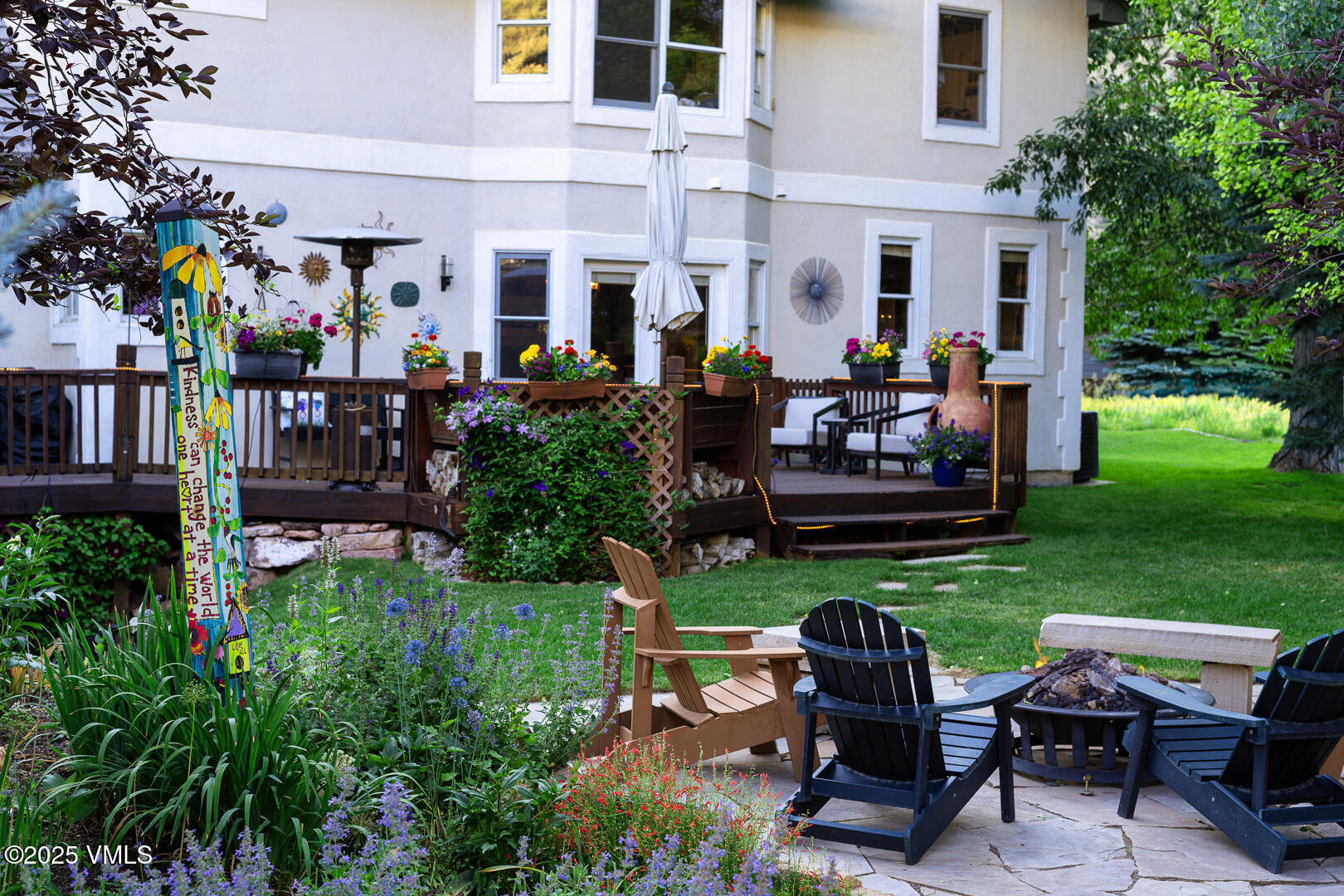 Edwards, Colorado 81632, United States, 5 Bedrooms Bedrooms, ,4 BathroomsBathrooms,Residential,Active,196155