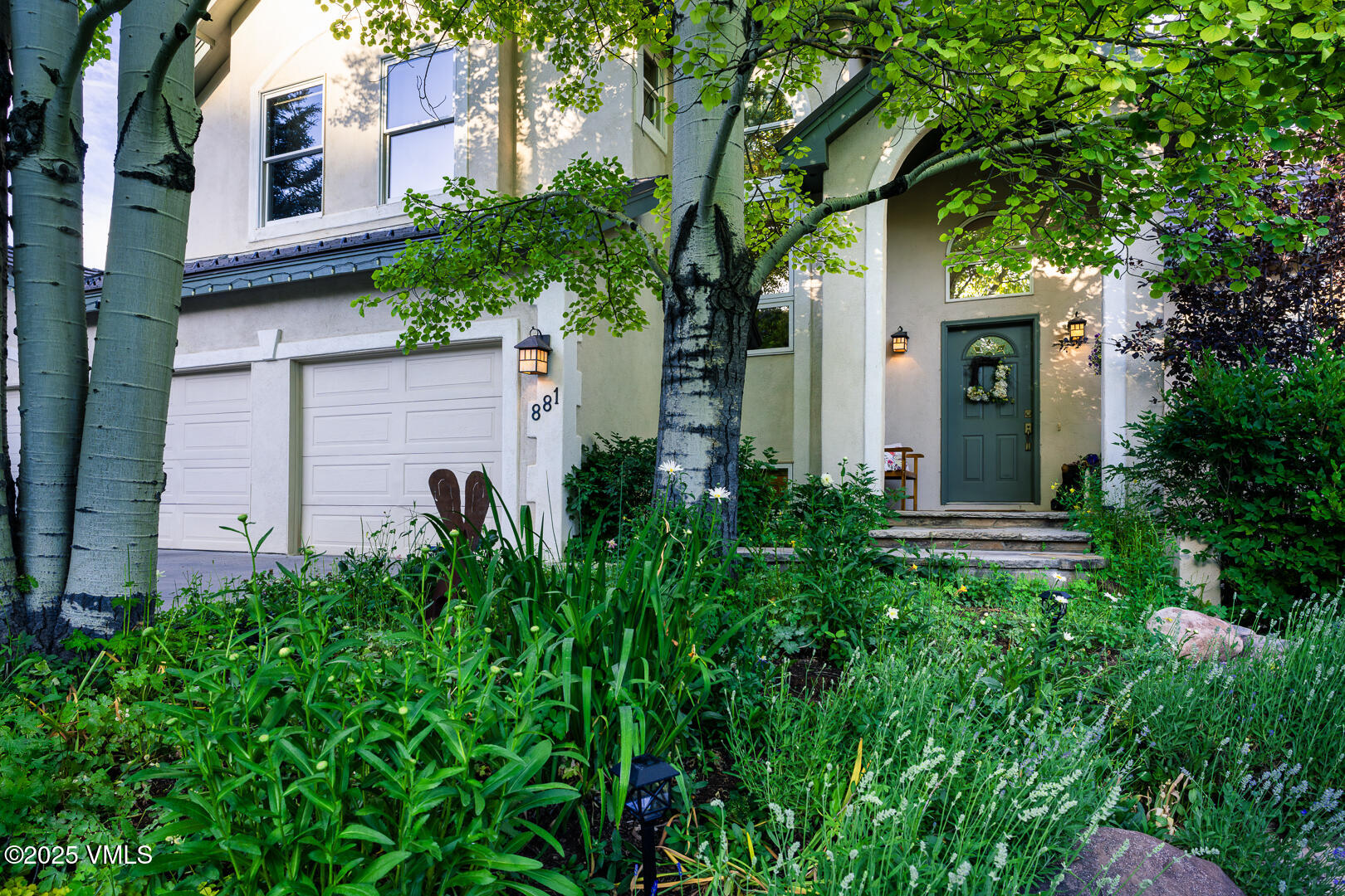 Edwards, Colorado 81632, United States, 5 Bedrooms Bedrooms, ,4 BathroomsBathrooms,Residential,Active,196155