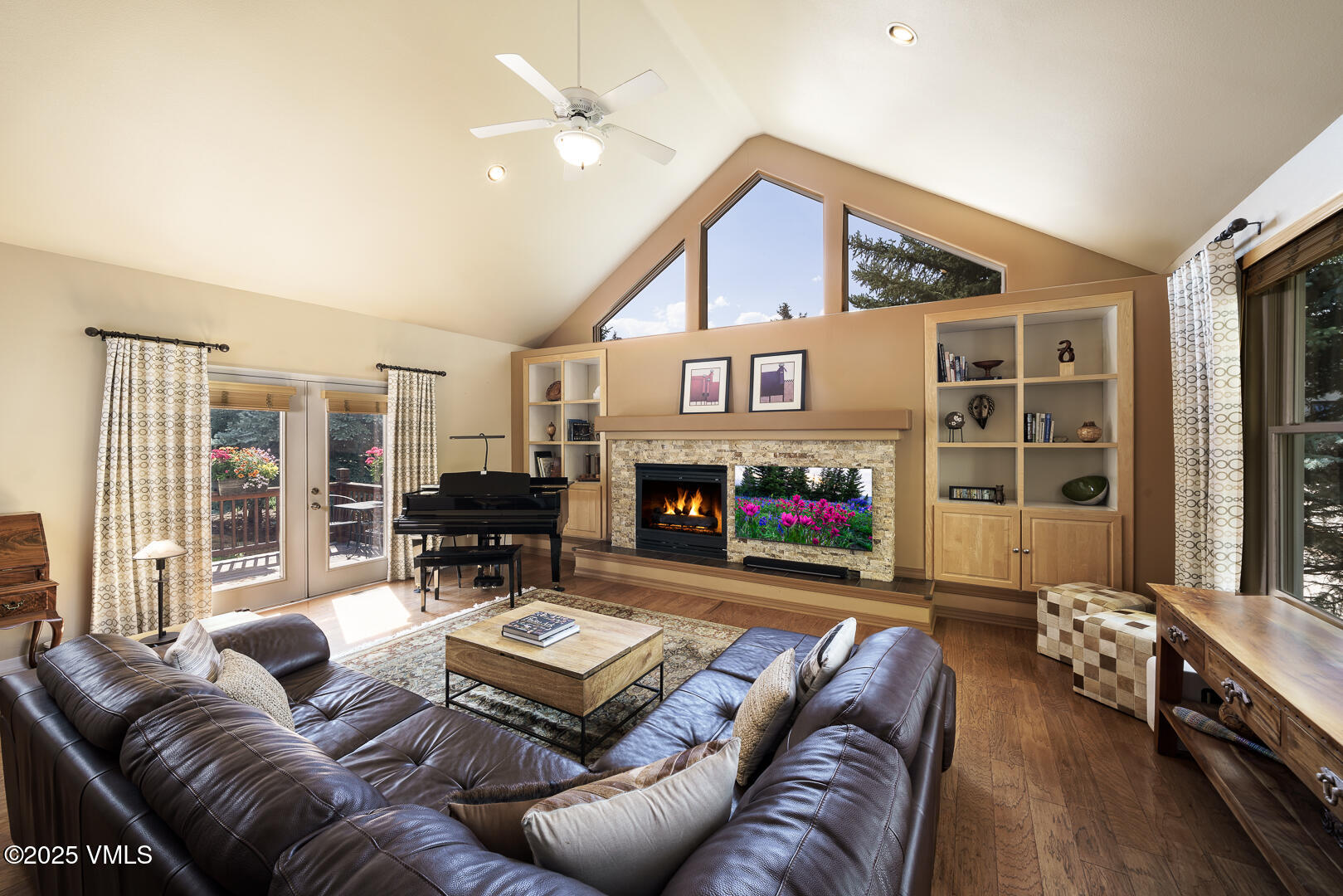 Edwards, Colorado 81632, United States, 5 Bedrooms Bedrooms, ,4 BathroomsBathrooms,Residential,Active,196155