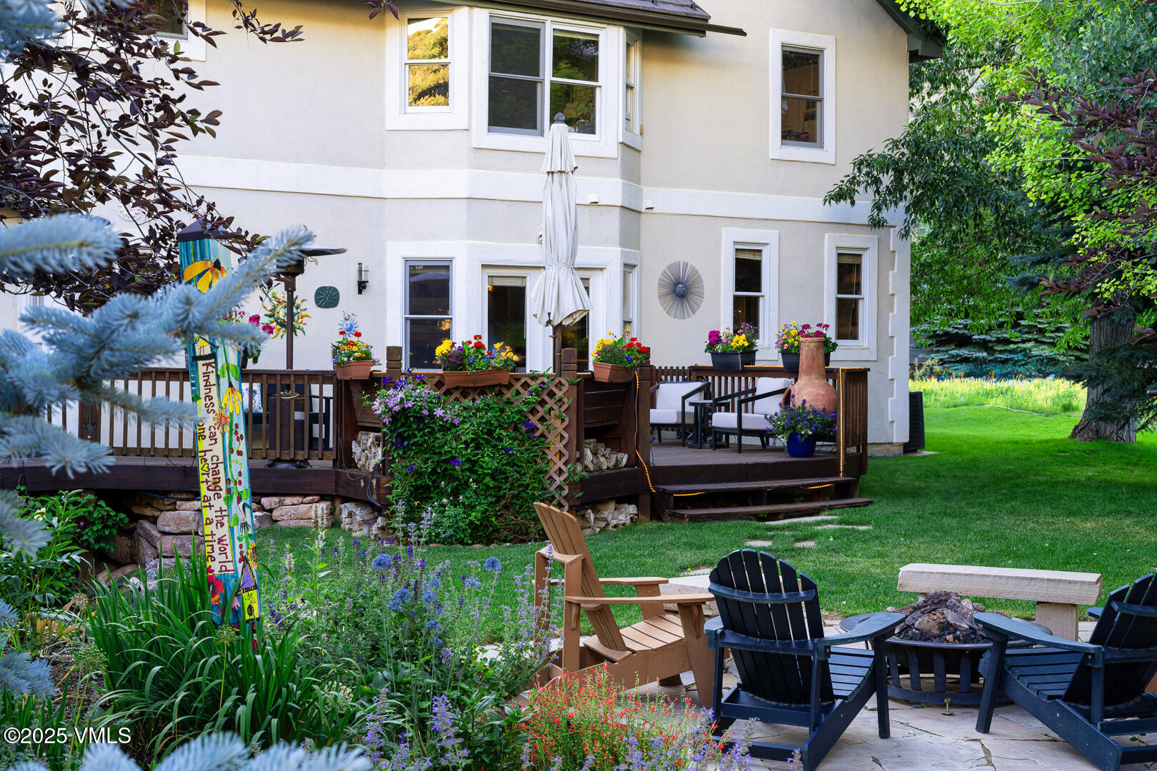 Edwards, Colorado 81632, United States, 5 Bedrooms Bedrooms, ,4 BathroomsBathrooms,Residential,Active,196155