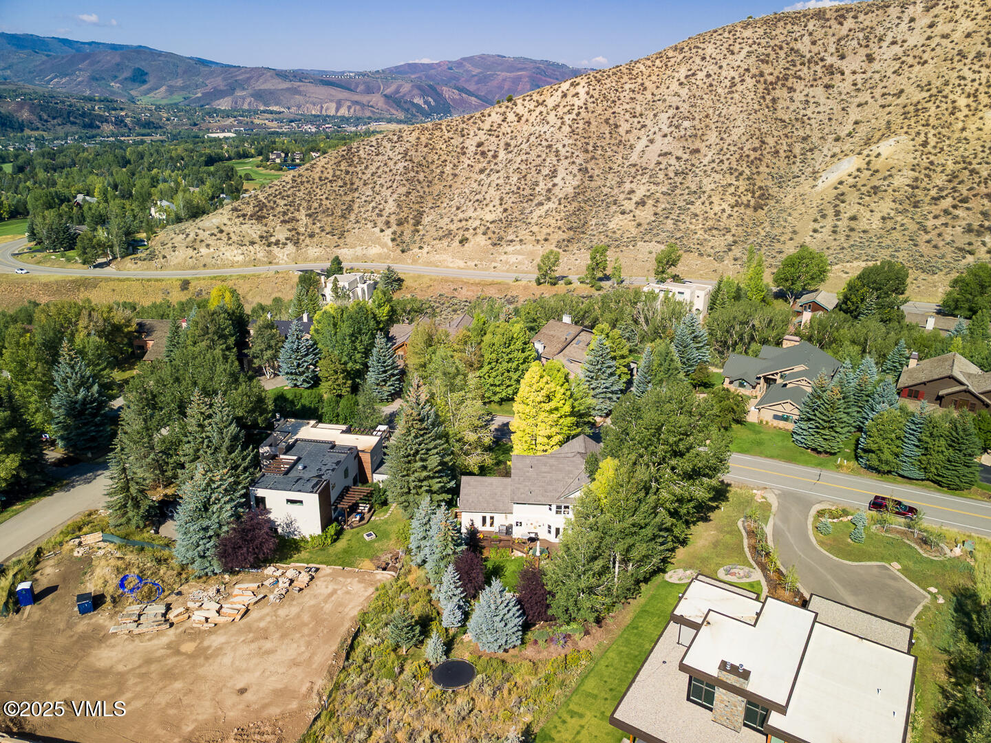 Edwards, Colorado 81632, United States, 5 Bedrooms Bedrooms, ,4 BathroomsBathrooms,Residential,Active,196155