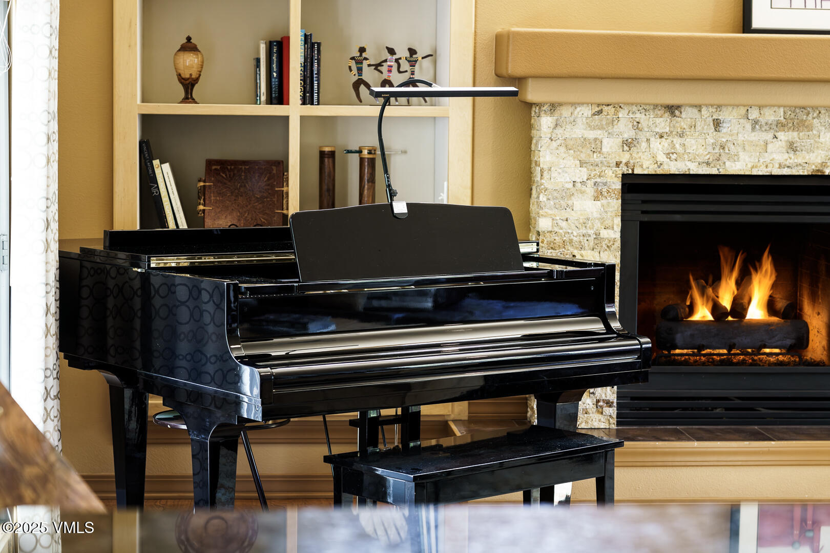 Edwards, Colorado 81632, United States, 5 Bedrooms Bedrooms, ,4 BathroomsBathrooms,Residential,Active,196155