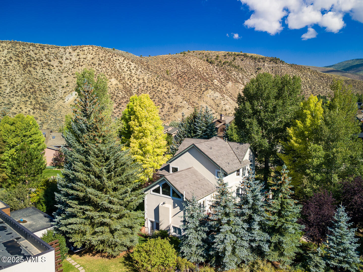 Edwards, Colorado 81632, United States, 5 Bedrooms Bedrooms, ,4 BathroomsBathrooms,Residential,Active,196155