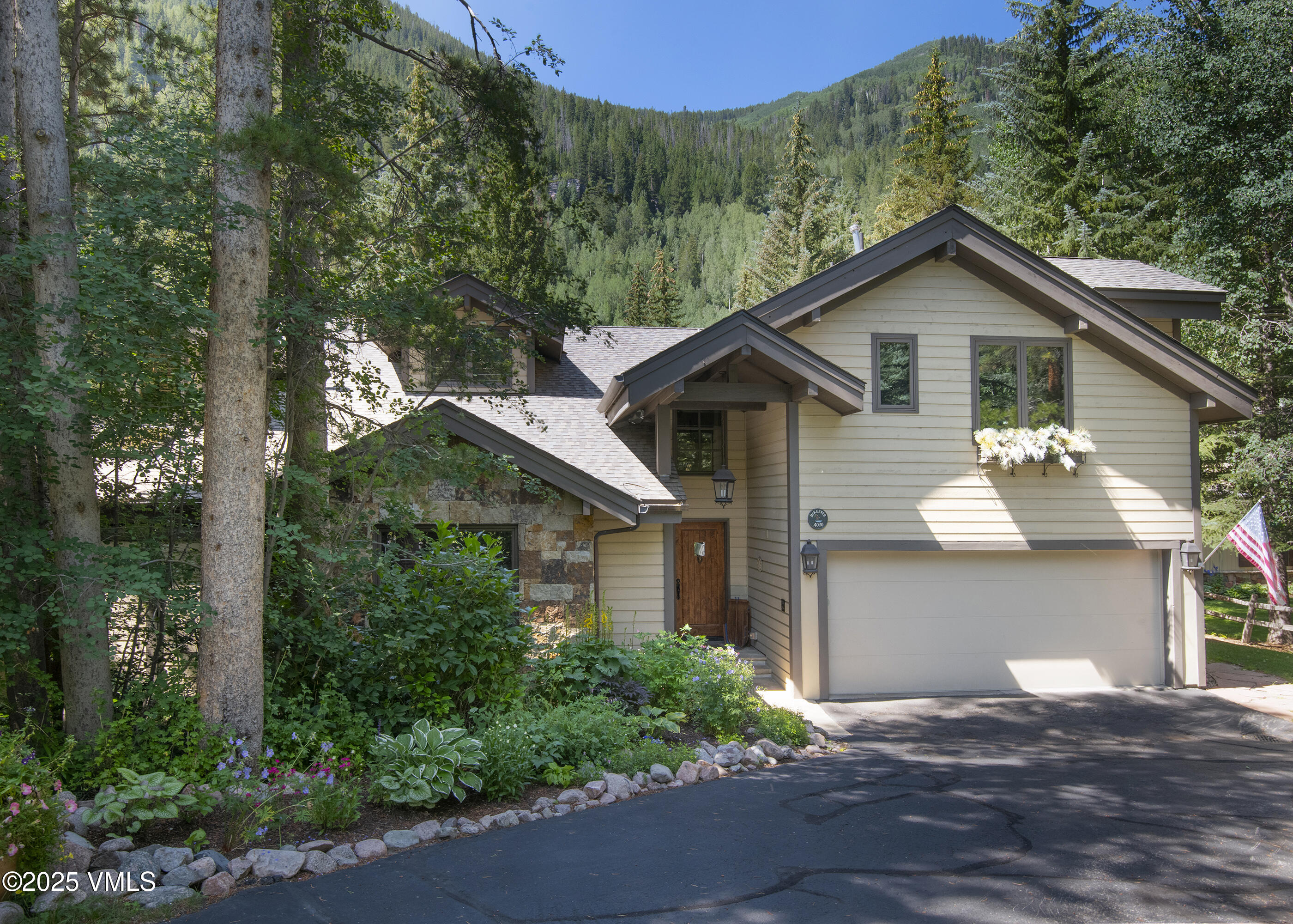 Vail, Colorado 81657, United States, 4 Bedrooms Bedrooms, ,4 BathroomsBathrooms,Residential,Active,147871