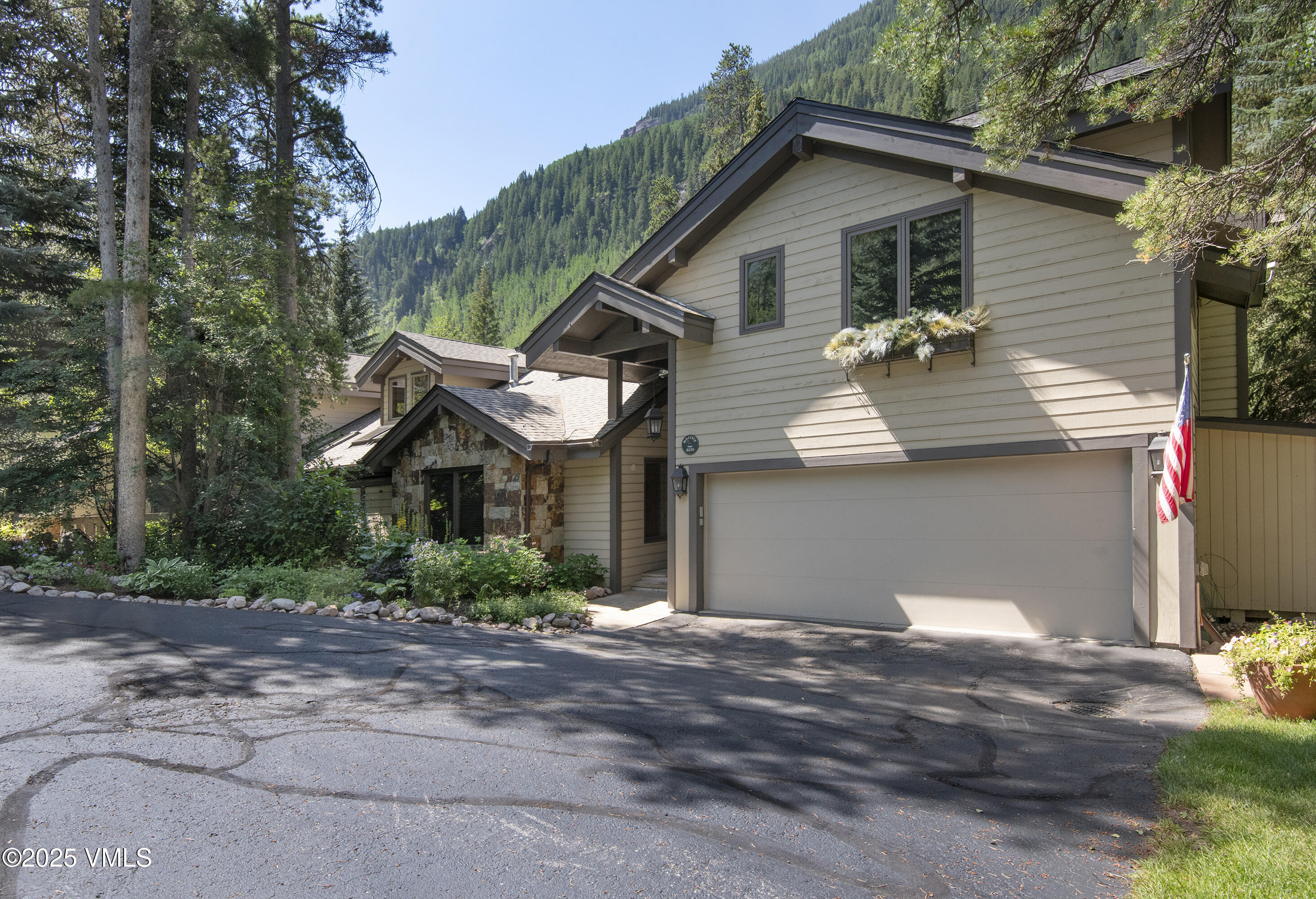 Vail, Colorado 81657, United States, 4 Bedrooms Bedrooms, ,4 BathroomsBathrooms,Residential,Active,147871