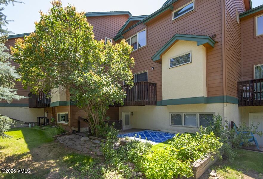 Edwards, Colorado 81632, United States, 4 Bedrooms Bedrooms, ,4 BathroomsBathrooms,Residential,Pending,187434