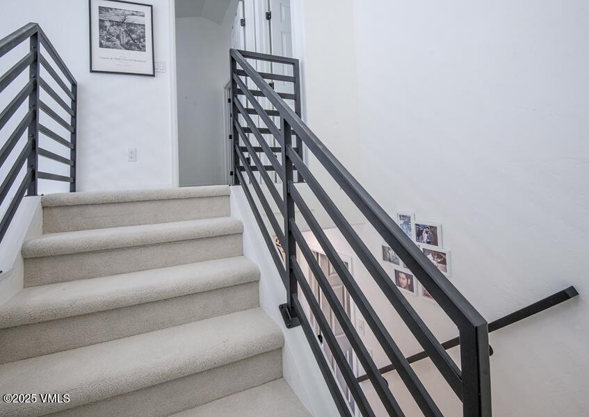 Edwards, Colorado 81632, United States, 4 Bedrooms Bedrooms, ,4 BathroomsBathrooms,Residential,Pending,187434