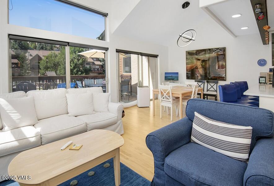 Edwards, Colorado 81632, United States, 4 Bedrooms Bedrooms, ,4 BathroomsBathrooms,Residential,Pending,187434