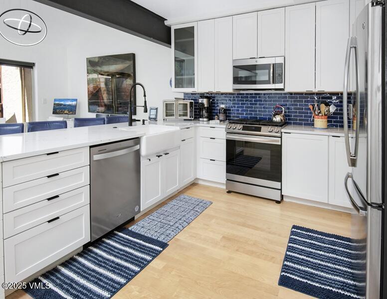 Edwards, Colorado 81632, United States, 4 Bedrooms Bedrooms, ,4 BathroomsBathrooms,Residential,Pending,187434