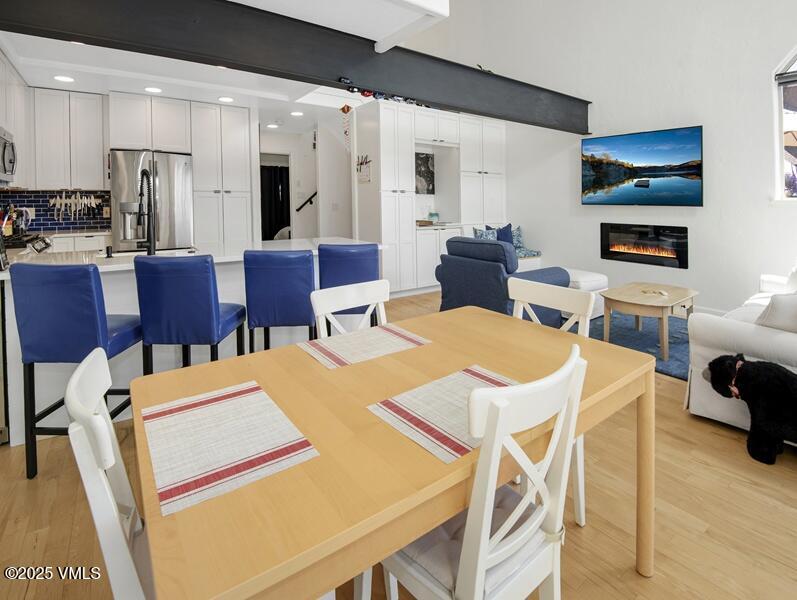 Edwards, Colorado 81632, United States, 4 Bedrooms Bedrooms, ,4 BathroomsBathrooms,Residential,Pending,187434