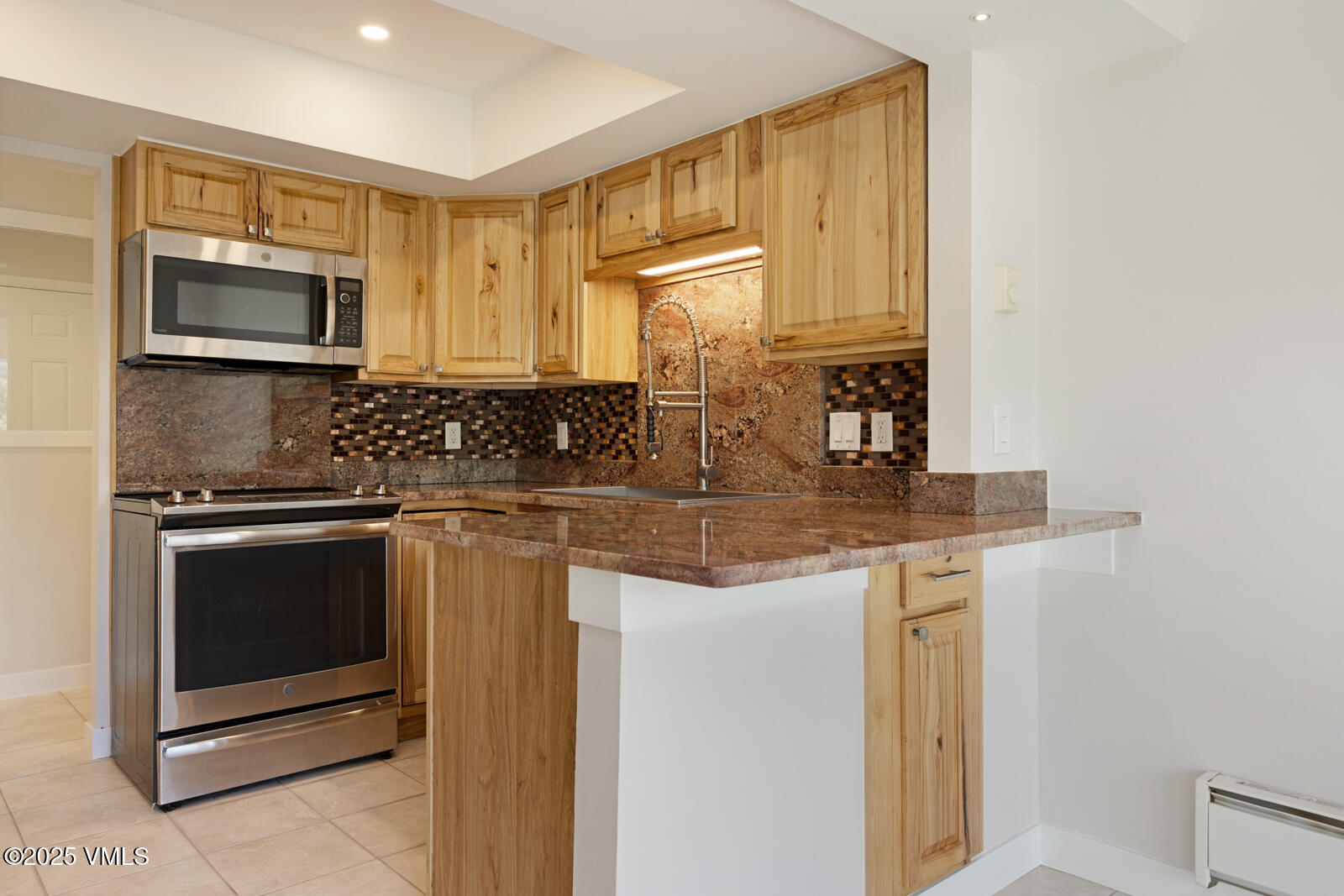 Avon, Colorado 81620, United States, 3 Bedrooms Bedrooms, ,3 BathroomsBathrooms,Residential,Pending,209991