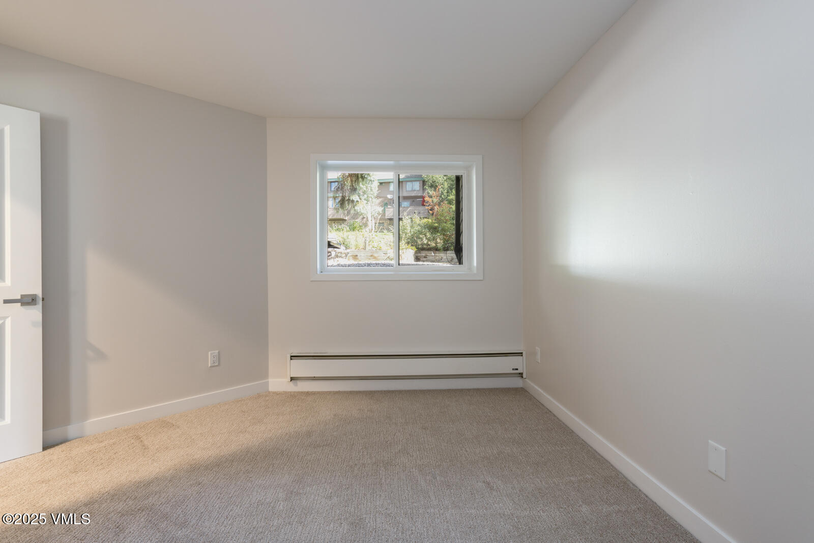 Avon, Colorado 81620, United States, 3 Bedrooms Bedrooms, ,3 BathroomsBathrooms,Residential,Pending,209991