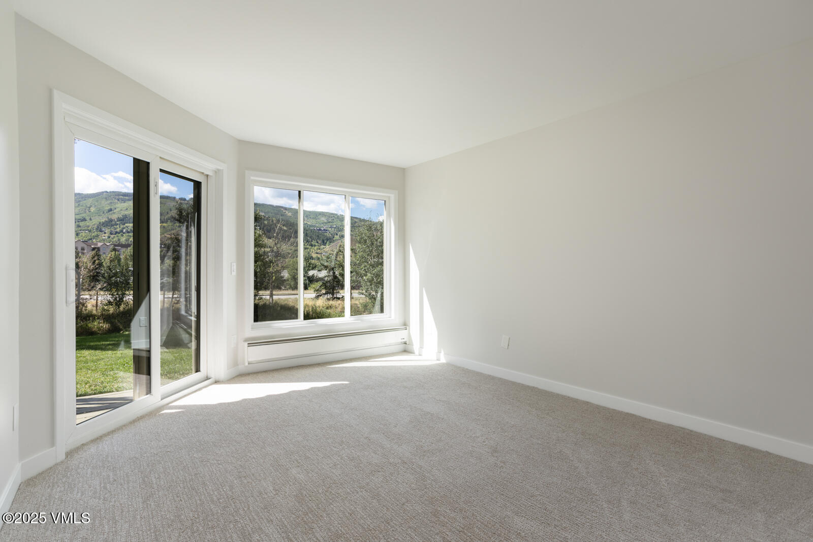 Avon, Colorado 81620, United States, 3 Bedrooms Bedrooms, ,3 BathroomsBathrooms,Residential,Pending,209991