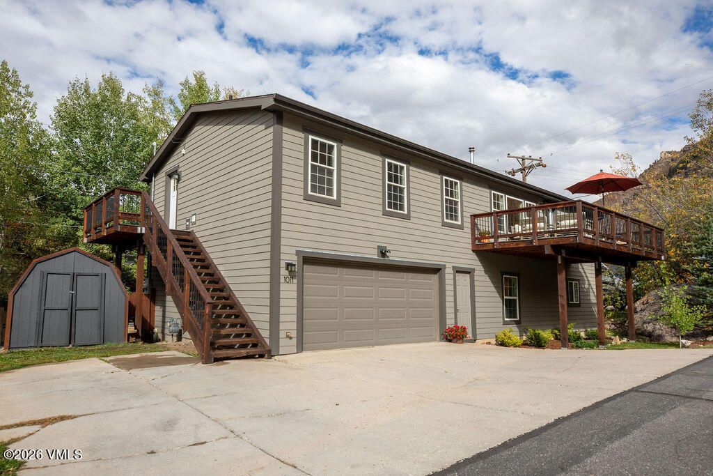 Photo of 1011 Mountain Drive, Minturn, CO 81645 (MLS # 1013977)
