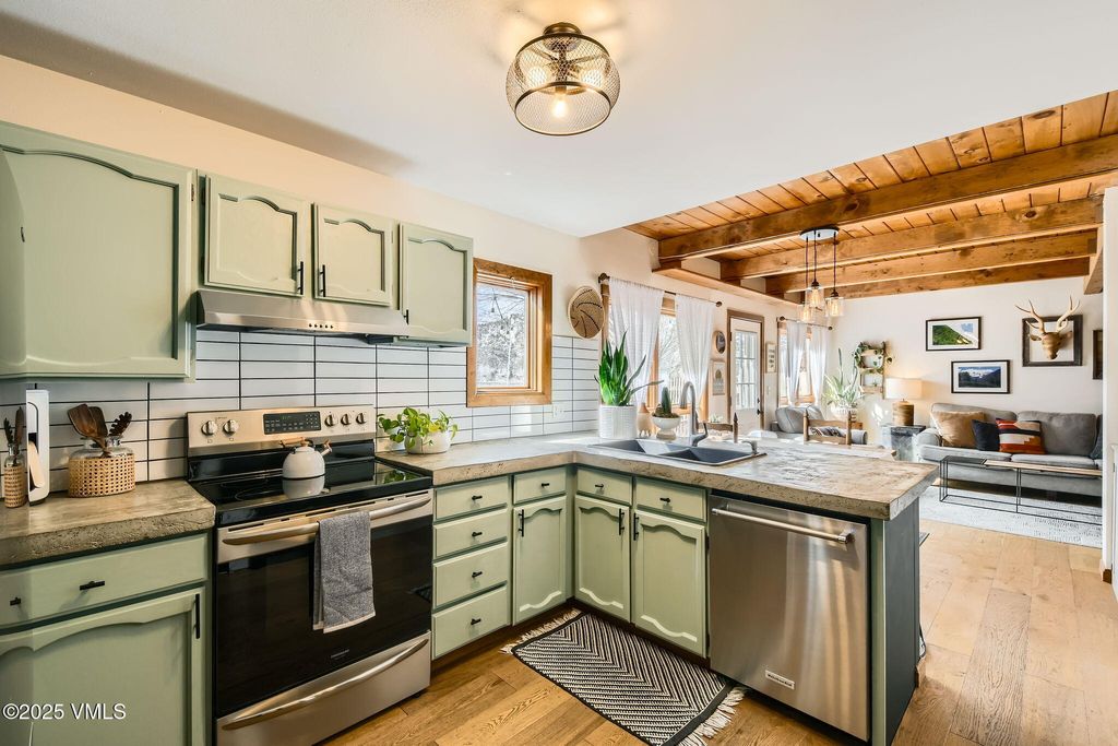 Photo of 723 Shorthorn Drive #201, Eagle, CO 81631 (MLS # 1011465)