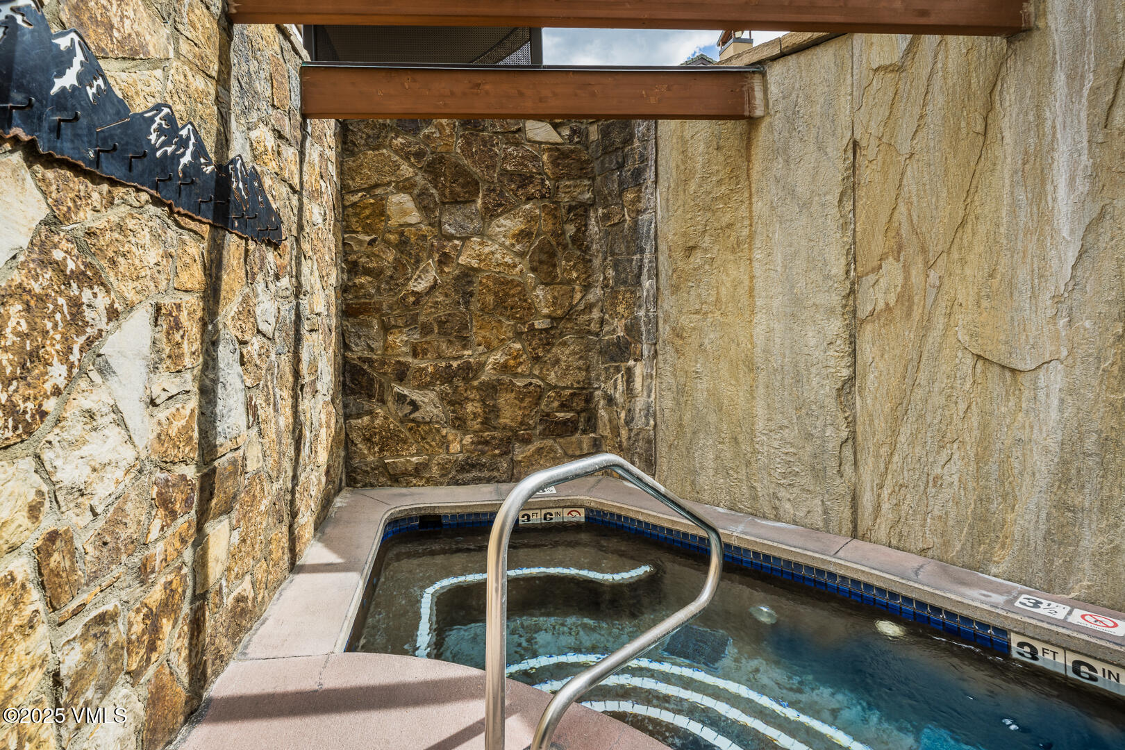 Vail, Colorado 81657, United States, 2 Bedrooms Bedrooms, ,2 BathroomsBathrooms,Residential,Active,145126