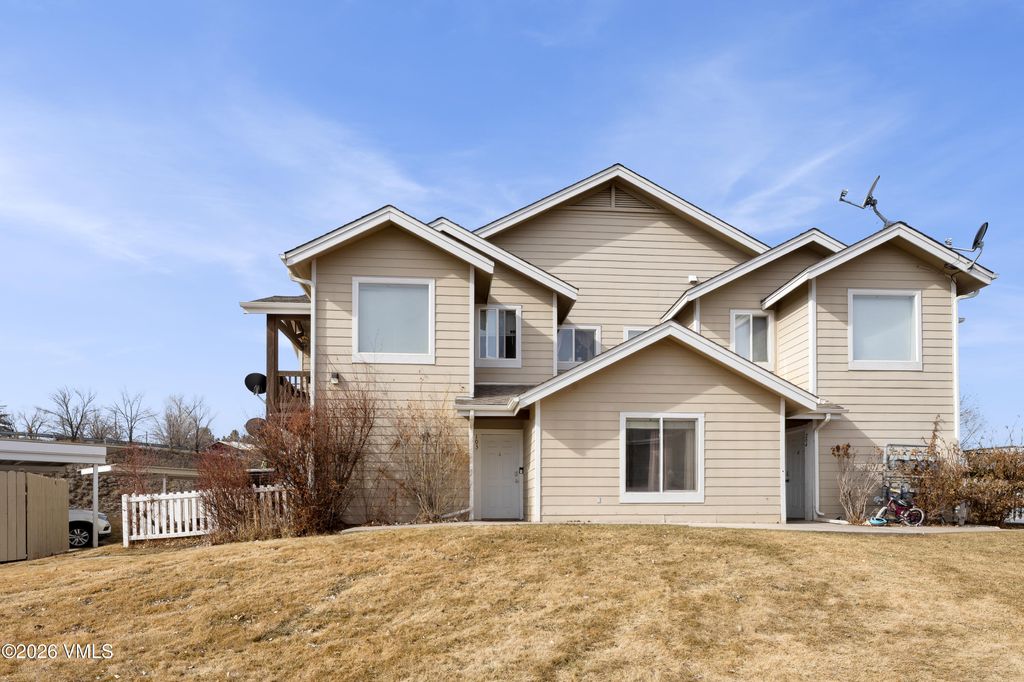 Photo of 127 Jules Drive #H103, Gypsum, CO 81637 (MLS # 1013699)