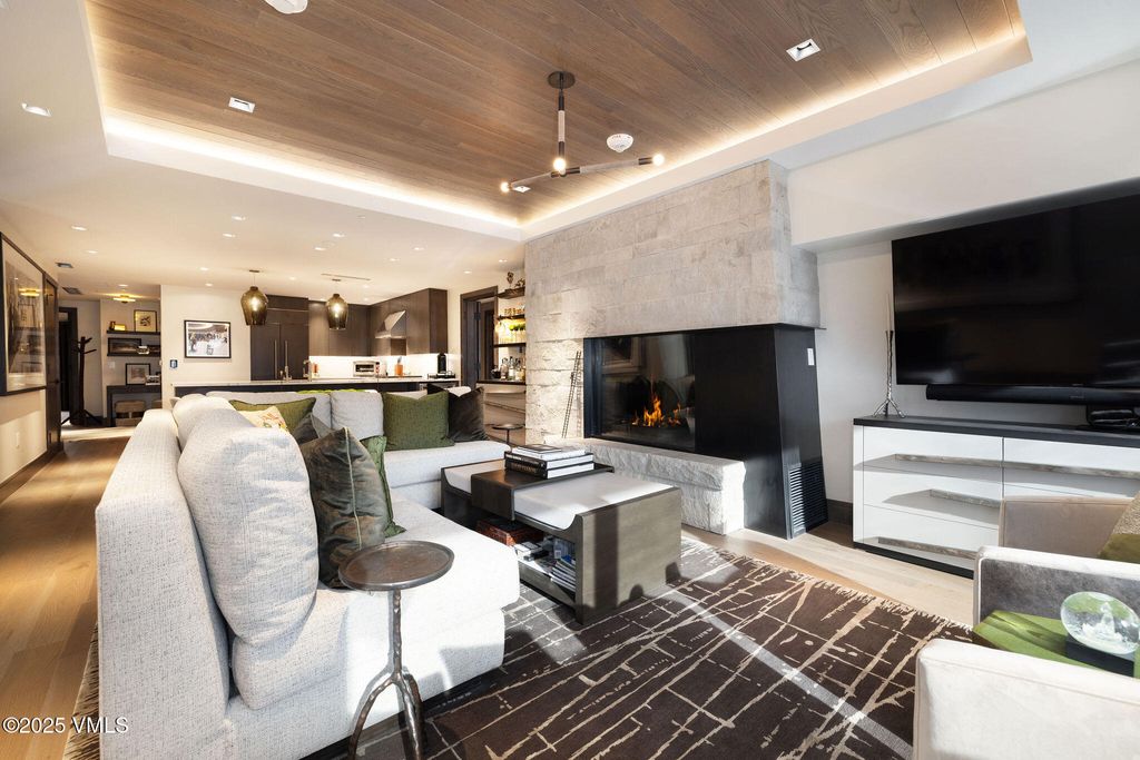 Photo of 430 S Frontage Road #RU-205, Vail, CO 81657 (MLS # 1013093)