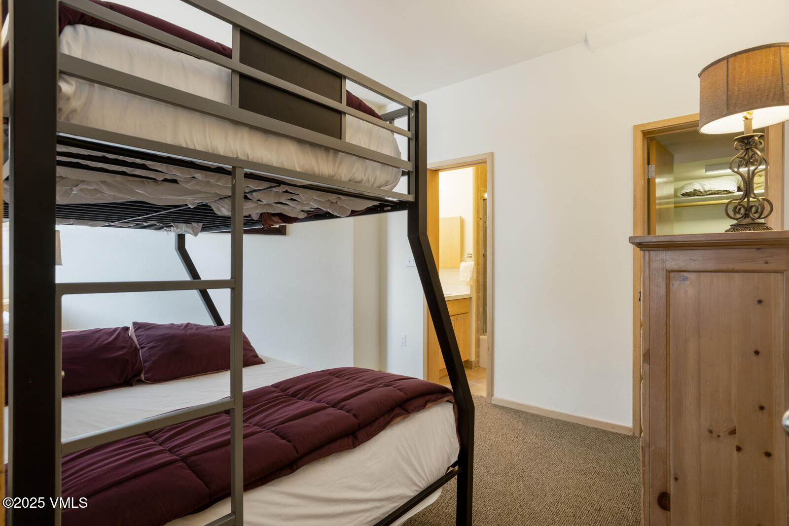 Vail, Colorado 81657, United States, 3 Bedrooms Bedrooms, ,4 BathroomsBathrooms,Residential,Active,95972