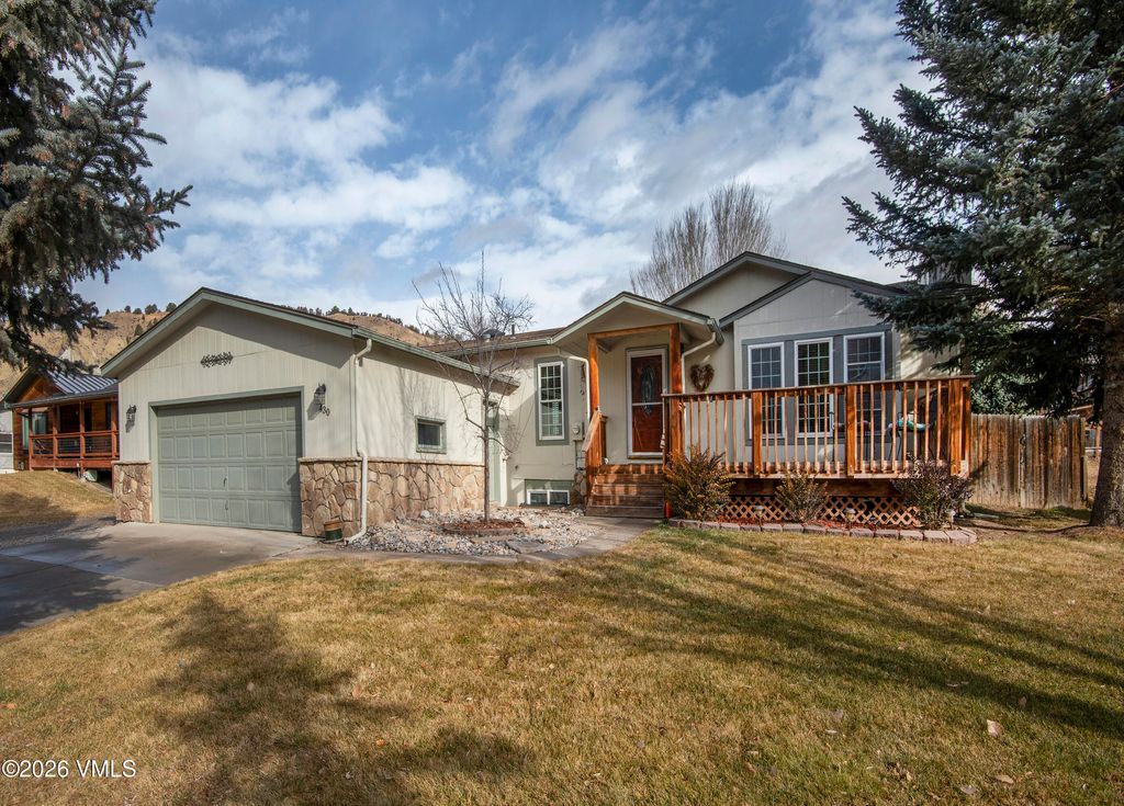 Photo of 430 Porphyry Road, Gypsum, CO 81637 (MLS # 1013302)