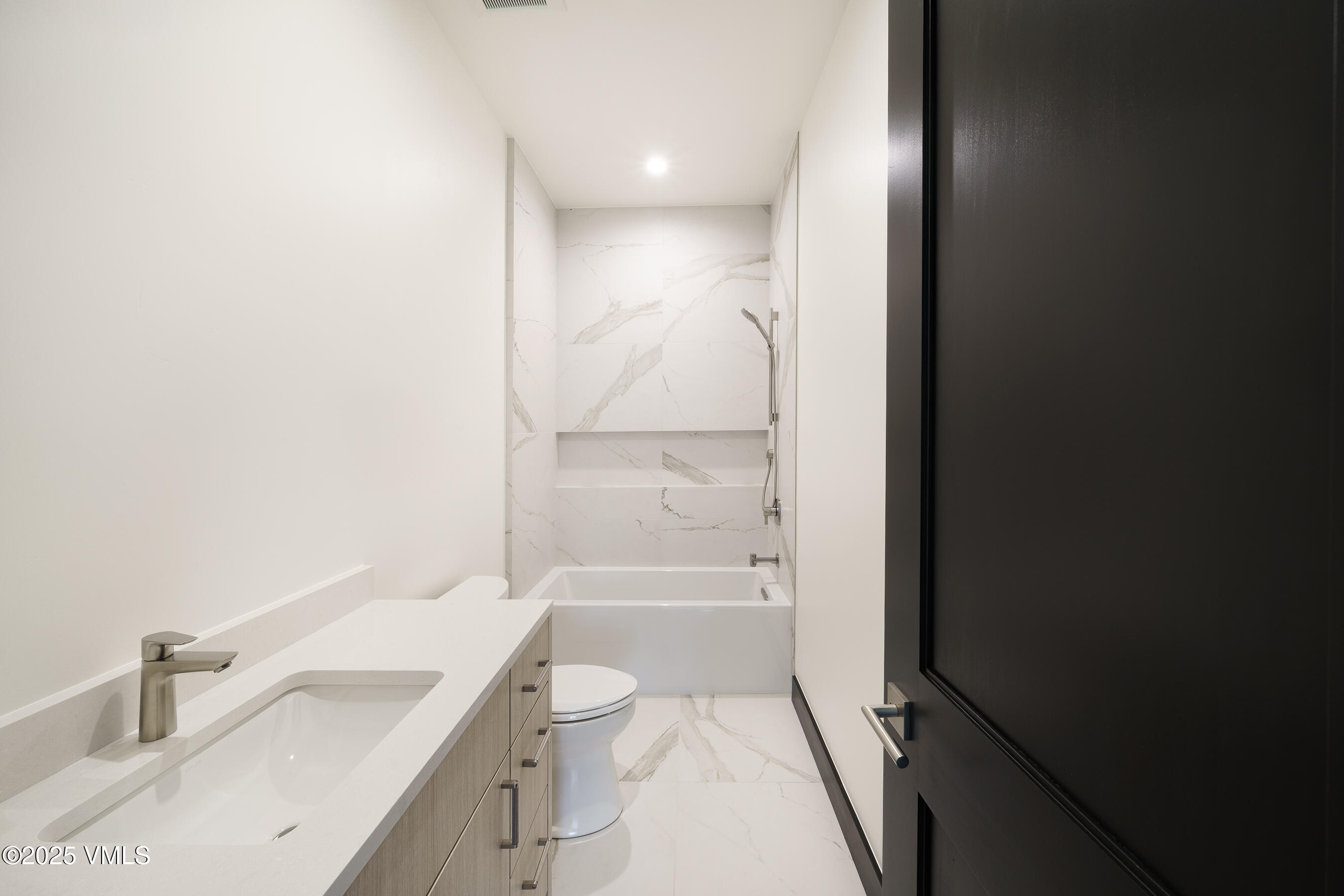 Edwards, Colorado 81632, United States, 5 Bedrooms Bedrooms, ,5 BathroomsBathrooms,Residential,Active,108047