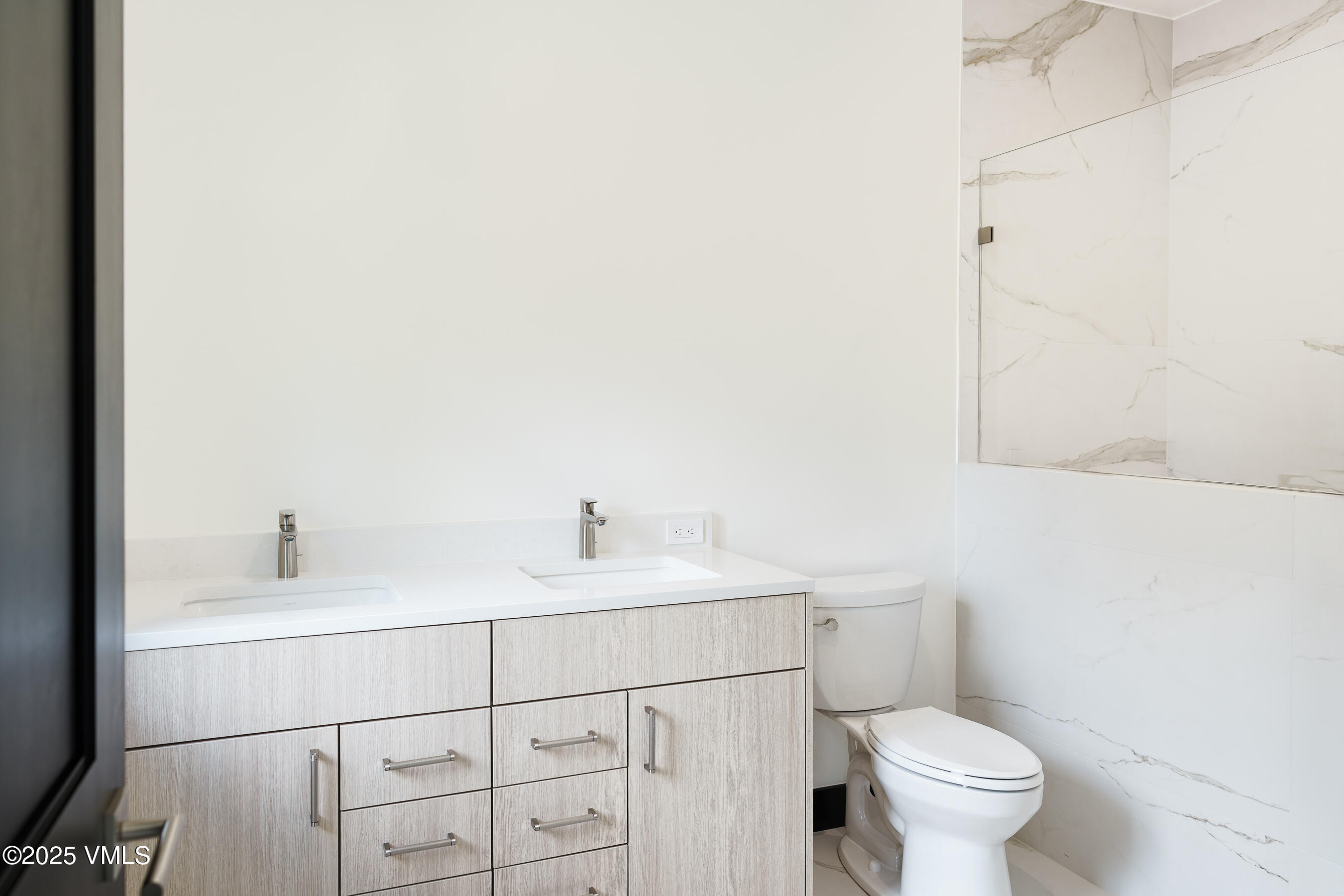 Edwards, Colorado 81632, United States, 5 Bedrooms Bedrooms, ,5 BathroomsBathrooms,Residential,Active,108047