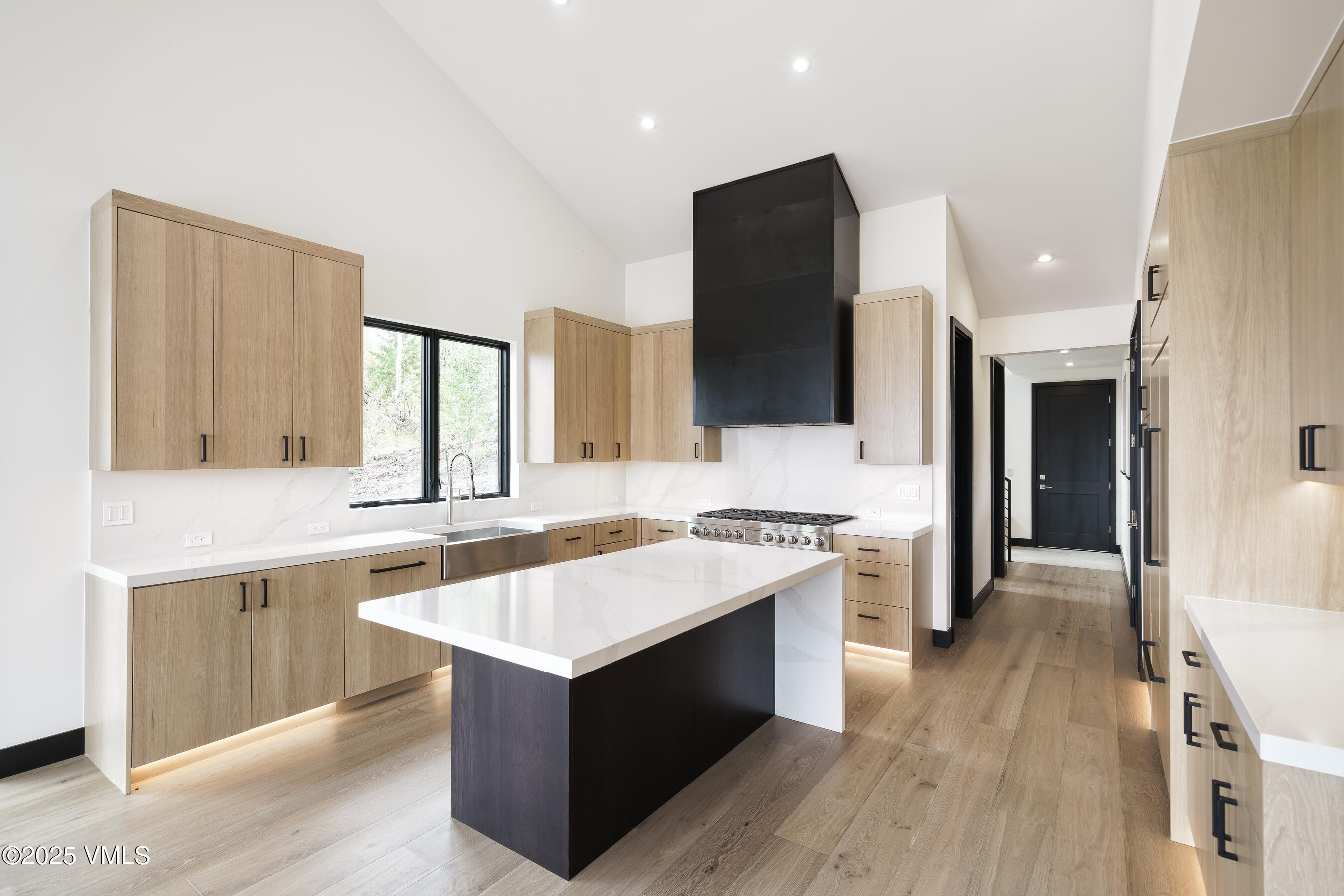 Edwards, Colorado 81632, United States, 5 Bedrooms Bedrooms, ,5 BathroomsBathrooms,Residential,Active,108047