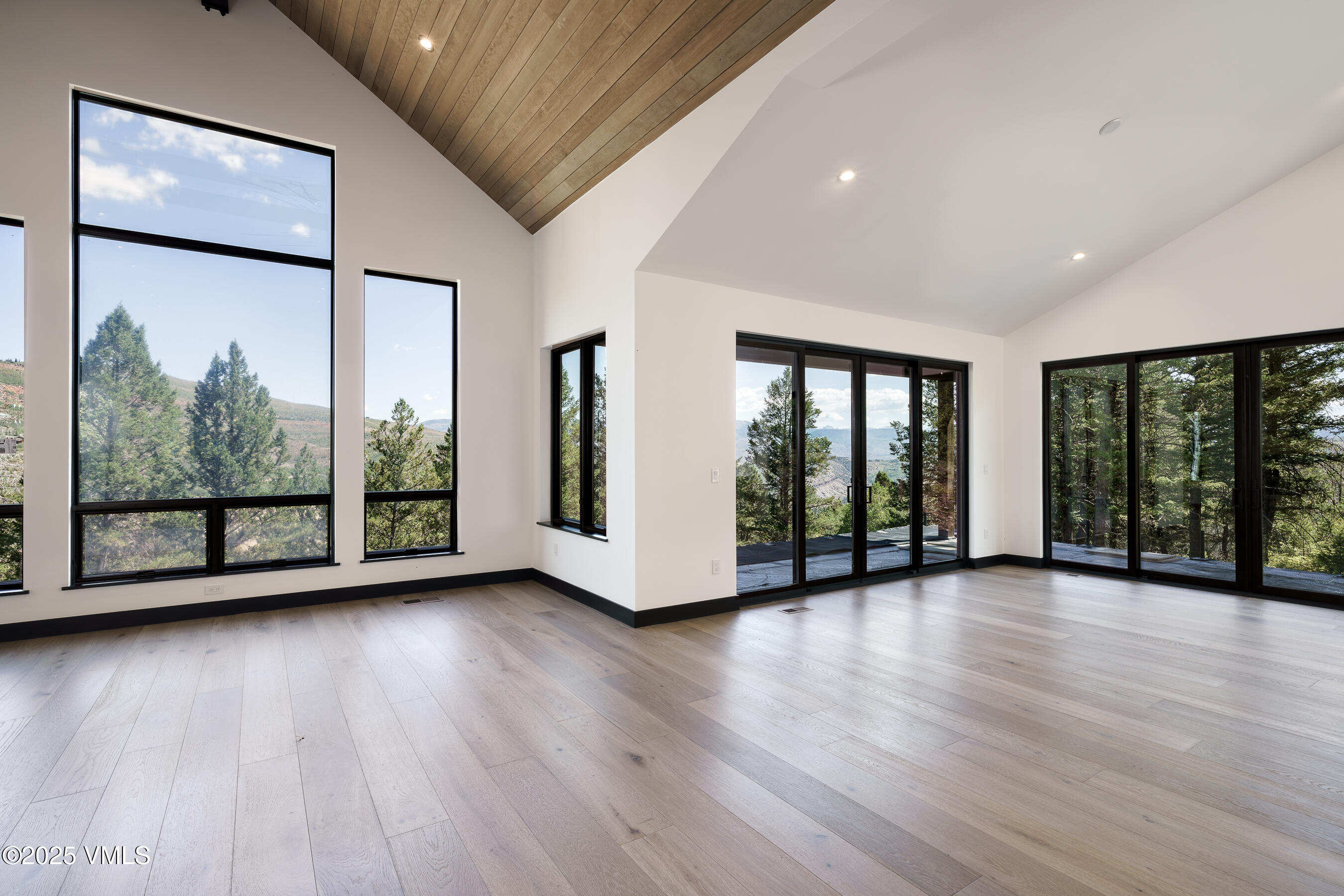 Edwards, Colorado 81632, United States, 5 Bedrooms Bedrooms, ,5 BathroomsBathrooms,Residential,Active,108047