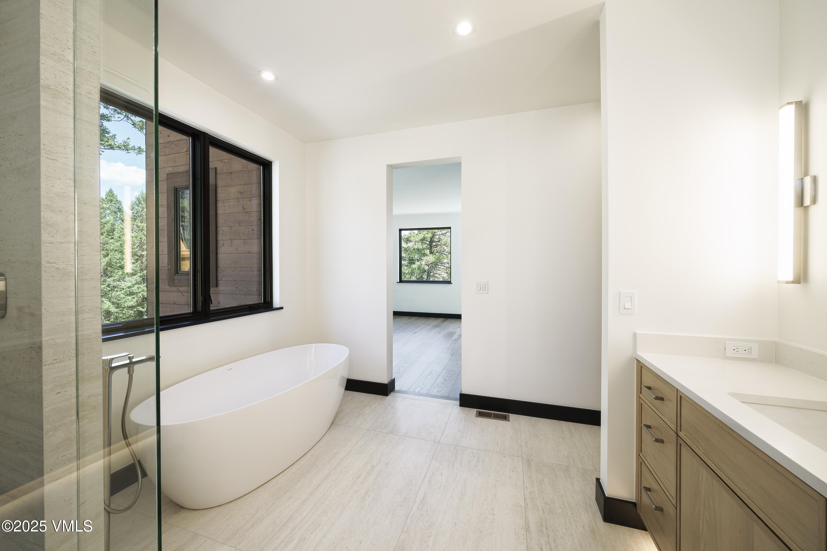 Edwards, Colorado 81632, United States, 5 Bedrooms Bedrooms, ,5 BathroomsBathrooms,Residential,Active,108047