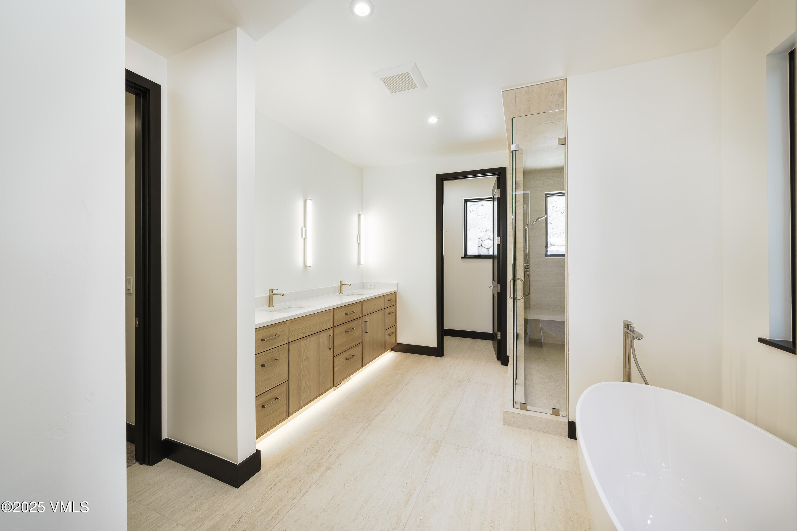 Edwards, Colorado 81632, United States, 5 Bedrooms Bedrooms, ,5 BathroomsBathrooms,Residential,Active,108047