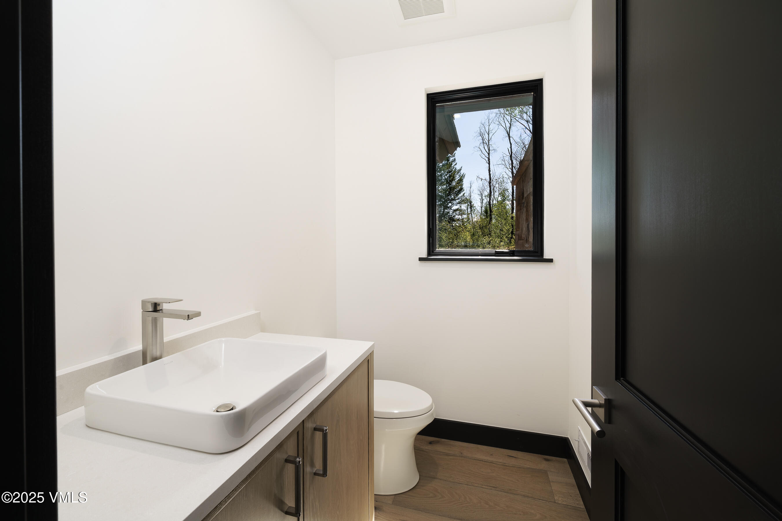 Edwards, Colorado 81632, United States, 5 Bedrooms Bedrooms, ,5 BathroomsBathrooms,Residential,Active,108047