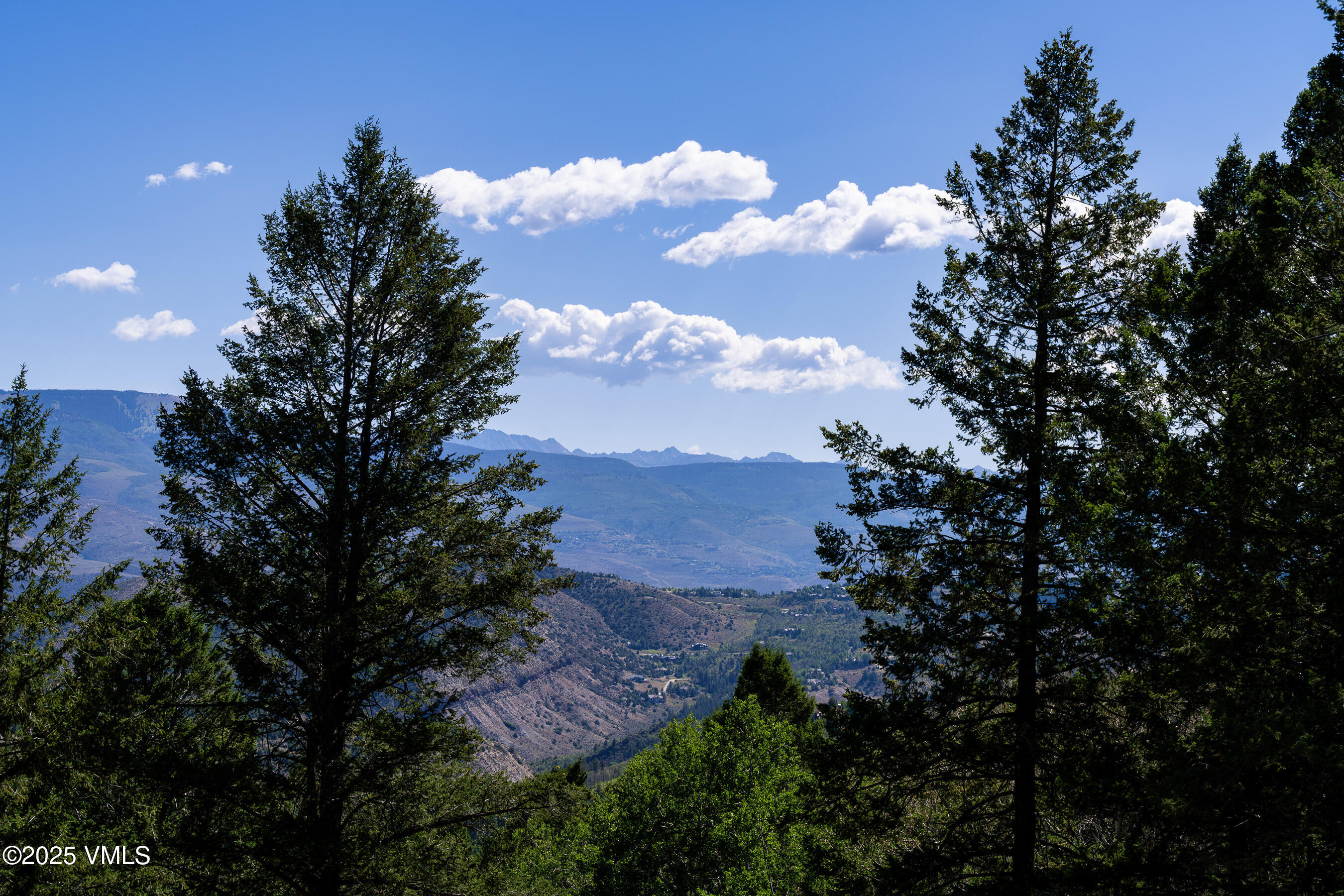 Edwards, Colorado 81632, United States, 5 Bedrooms Bedrooms, ,5 BathroomsBathrooms,Residential,Active,108047