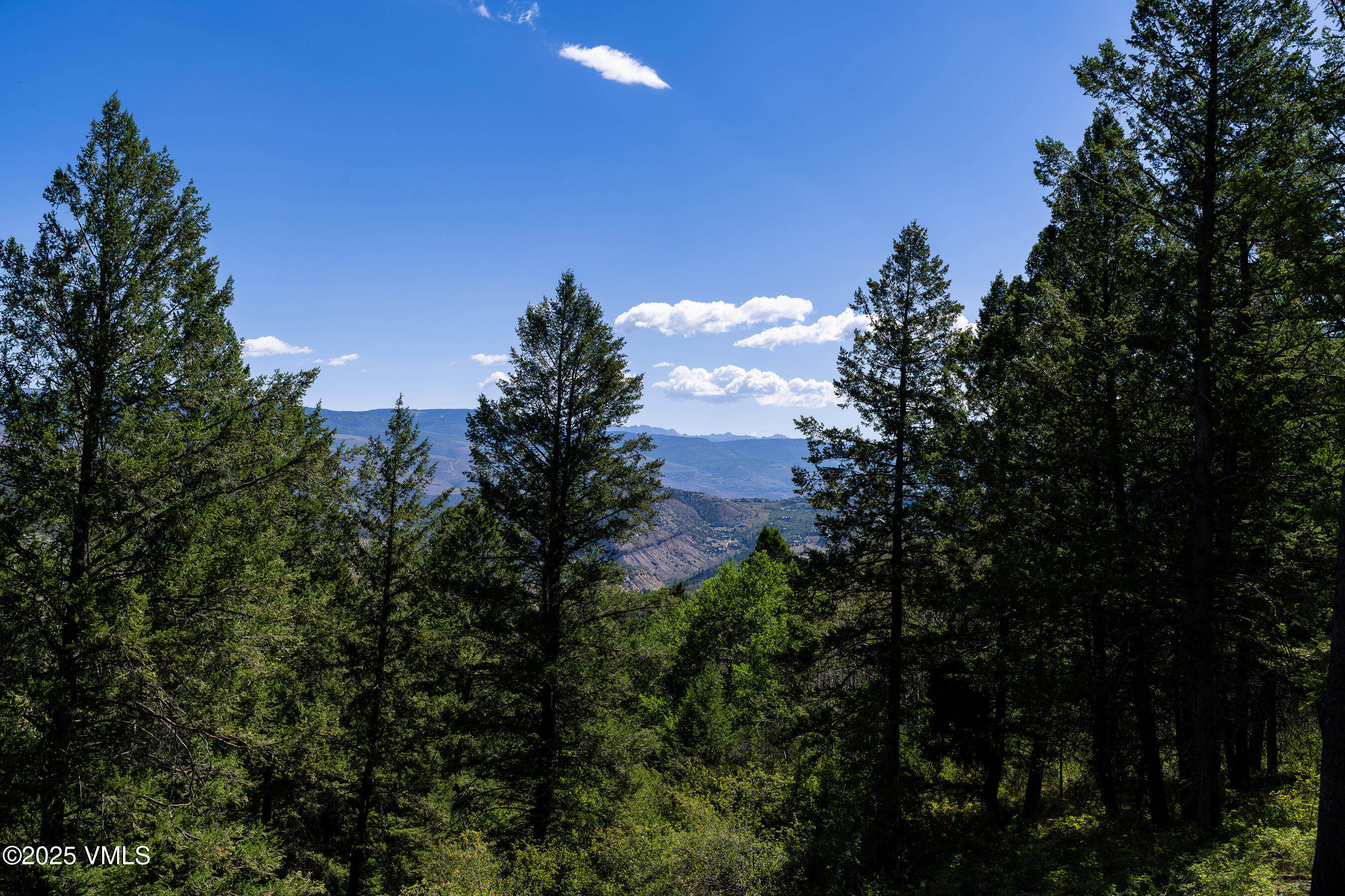 Edwards, Colorado 81632, United States, 5 Bedrooms Bedrooms, ,5 BathroomsBathrooms,Residential,Active,108047