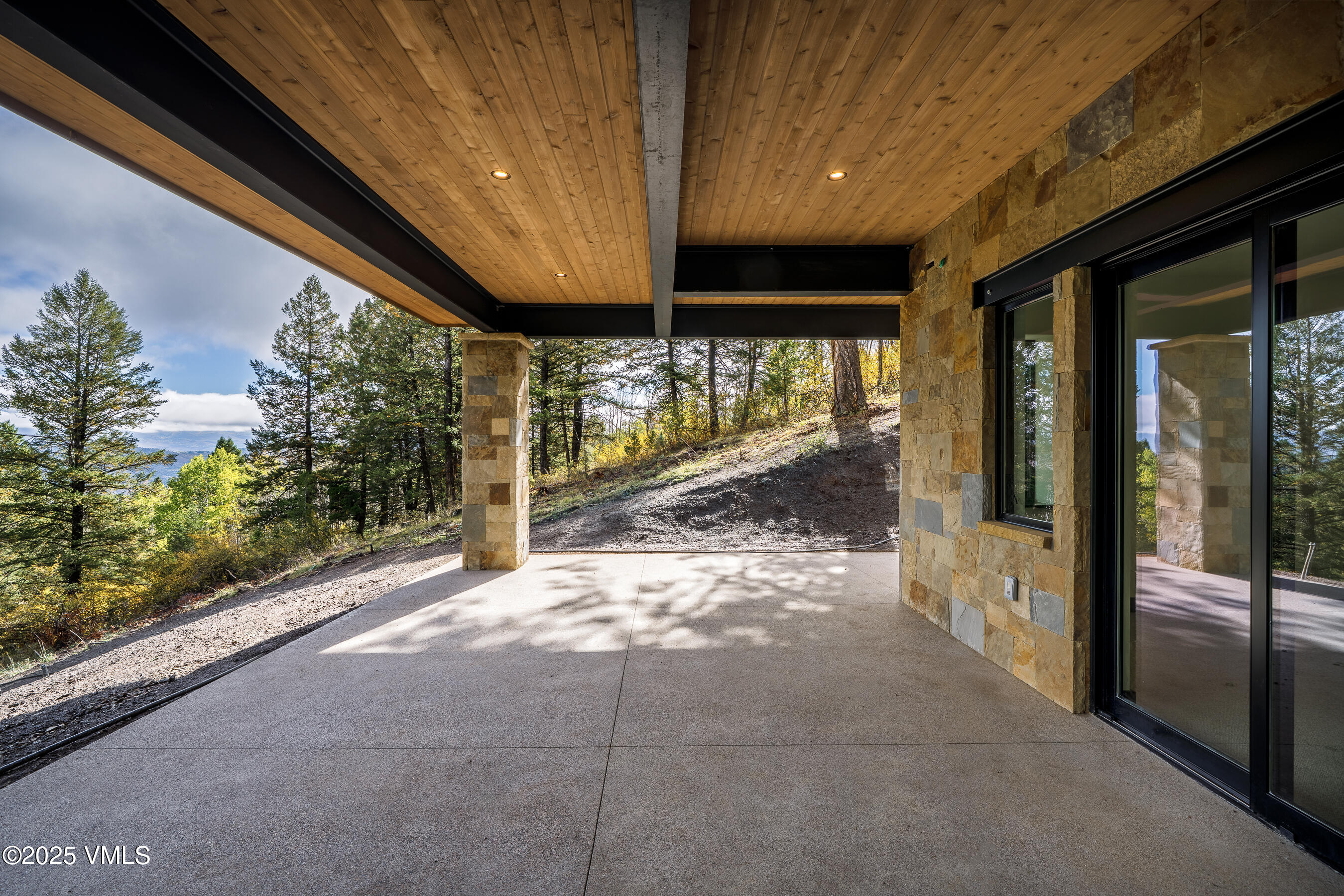 Edwards, Colorado 81632, United States, 5 Bedrooms Bedrooms, ,5 BathroomsBathrooms,Residential,Active,108047