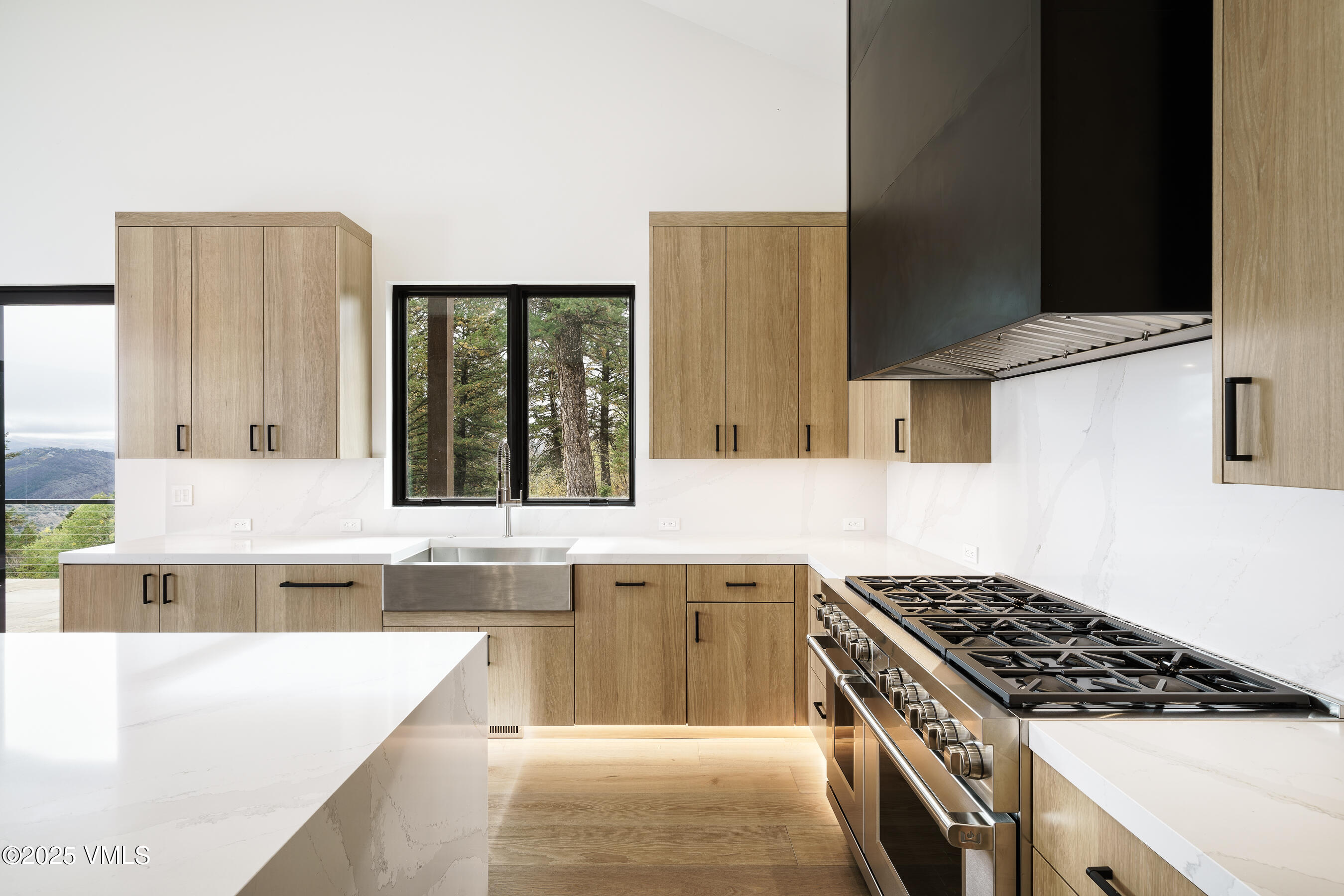 Edwards, Colorado 81632, United States, 5 Bedrooms Bedrooms, ,5 BathroomsBathrooms,Residential,Active,108047