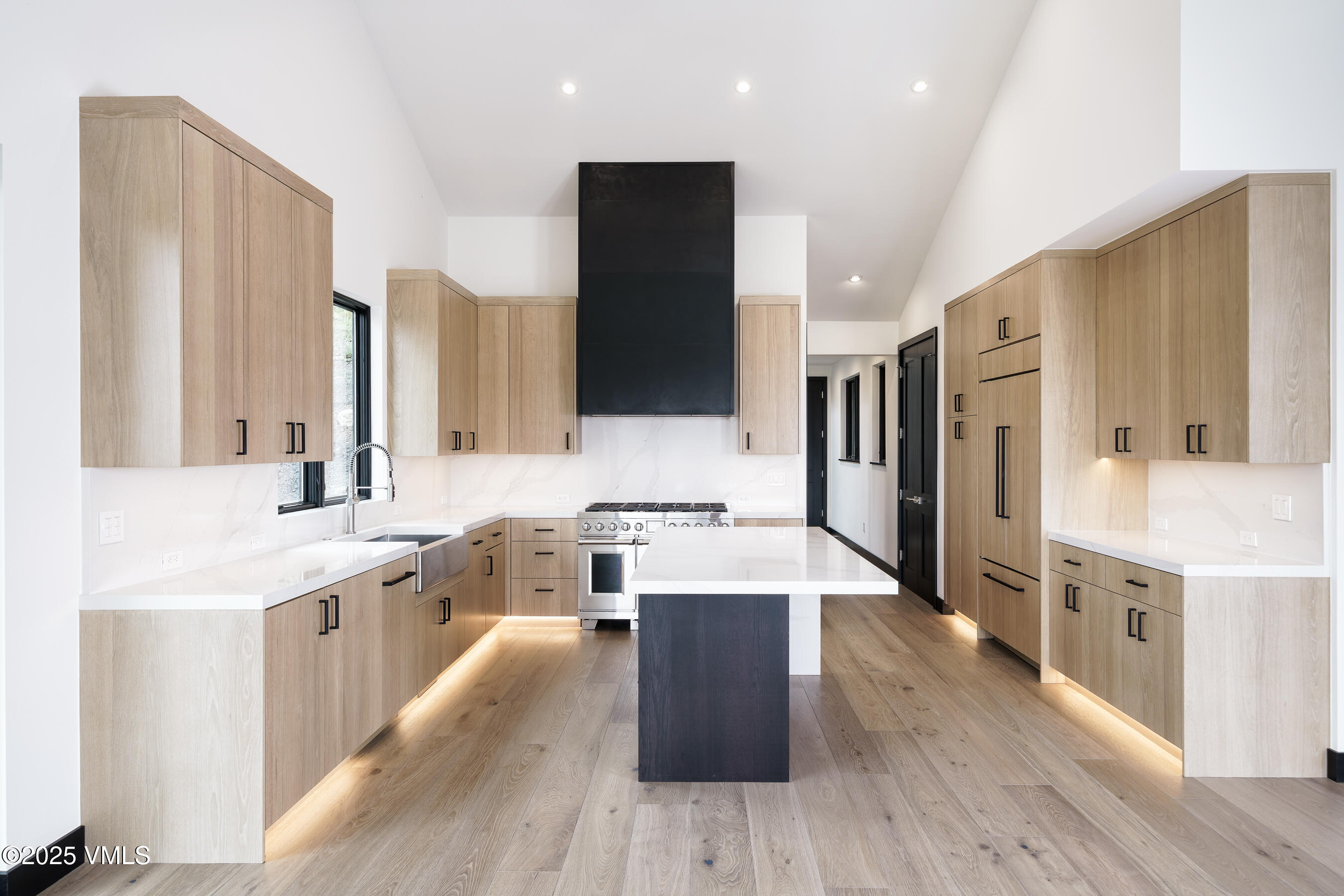 Edwards, Colorado 81632, United States, 5 Bedrooms Bedrooms, ,5 BathroomsBathrooms,Residential,Active,108047